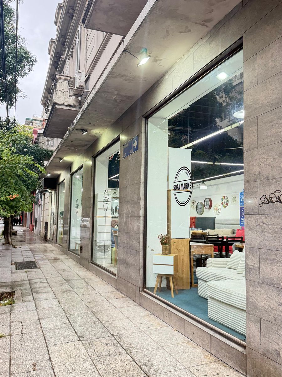 Excelente Local en Esquina Av. Belgrano 2600 - ZONA MUEBLERIAS