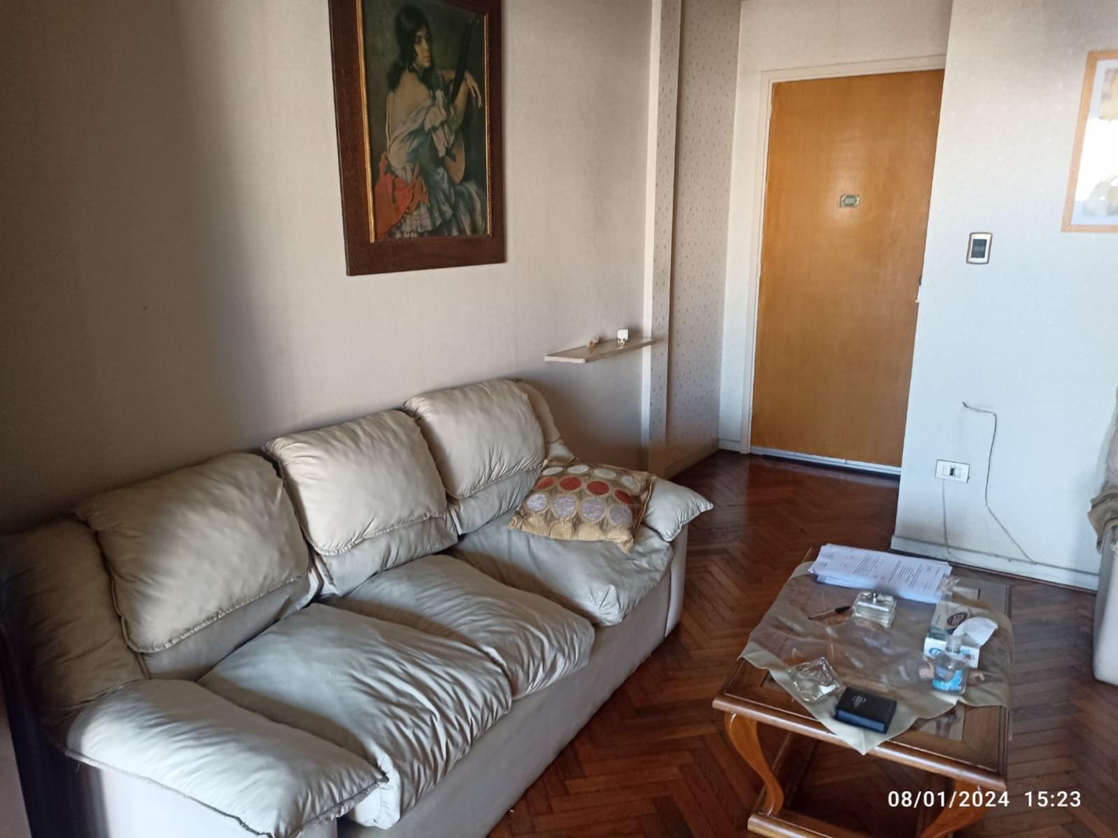 OPORTUNIDAD 4 amb Balcon al frente en venta