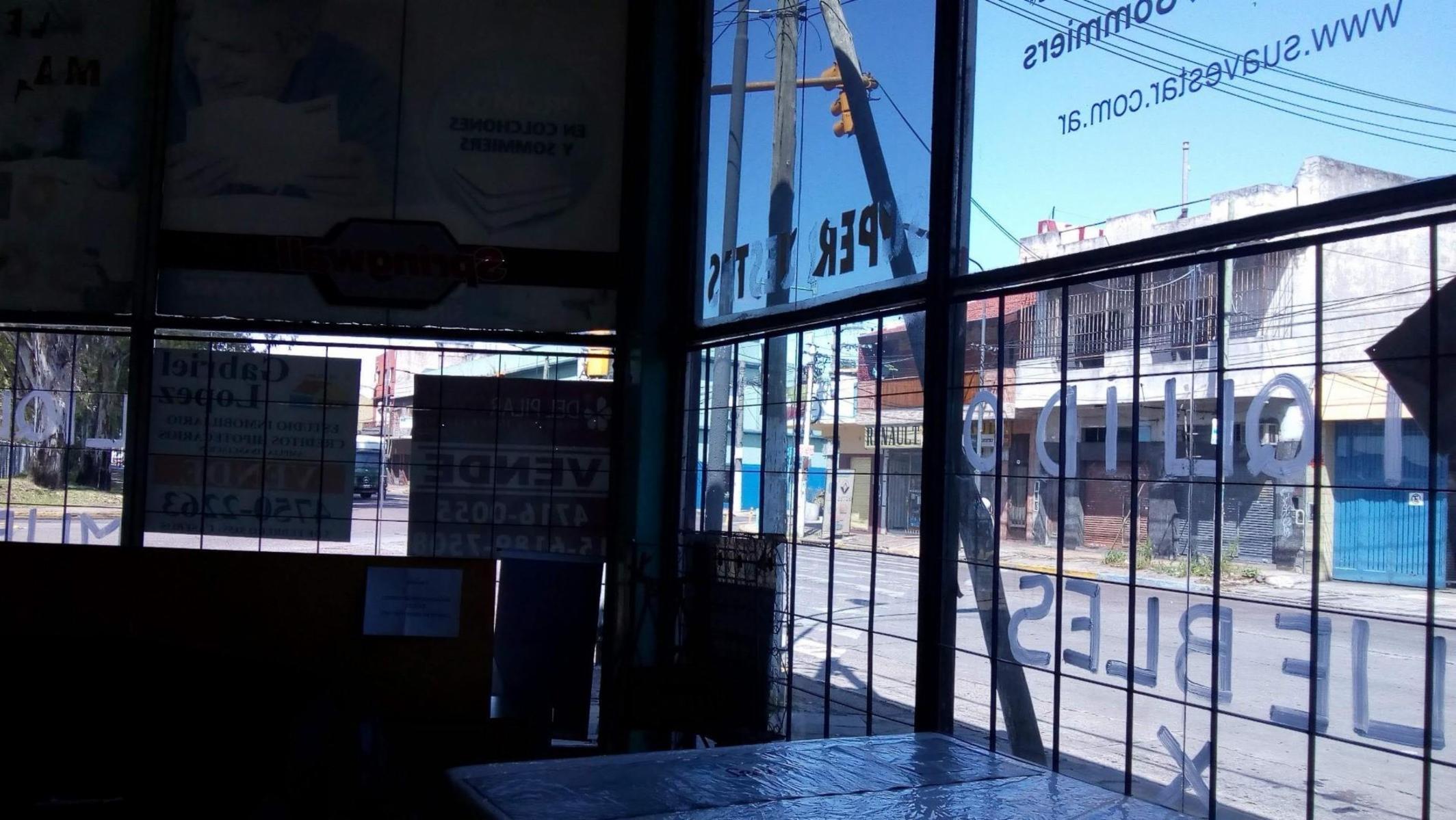 LOCAL EN ESQUINA 300 MTS- VENTA-CASEROS