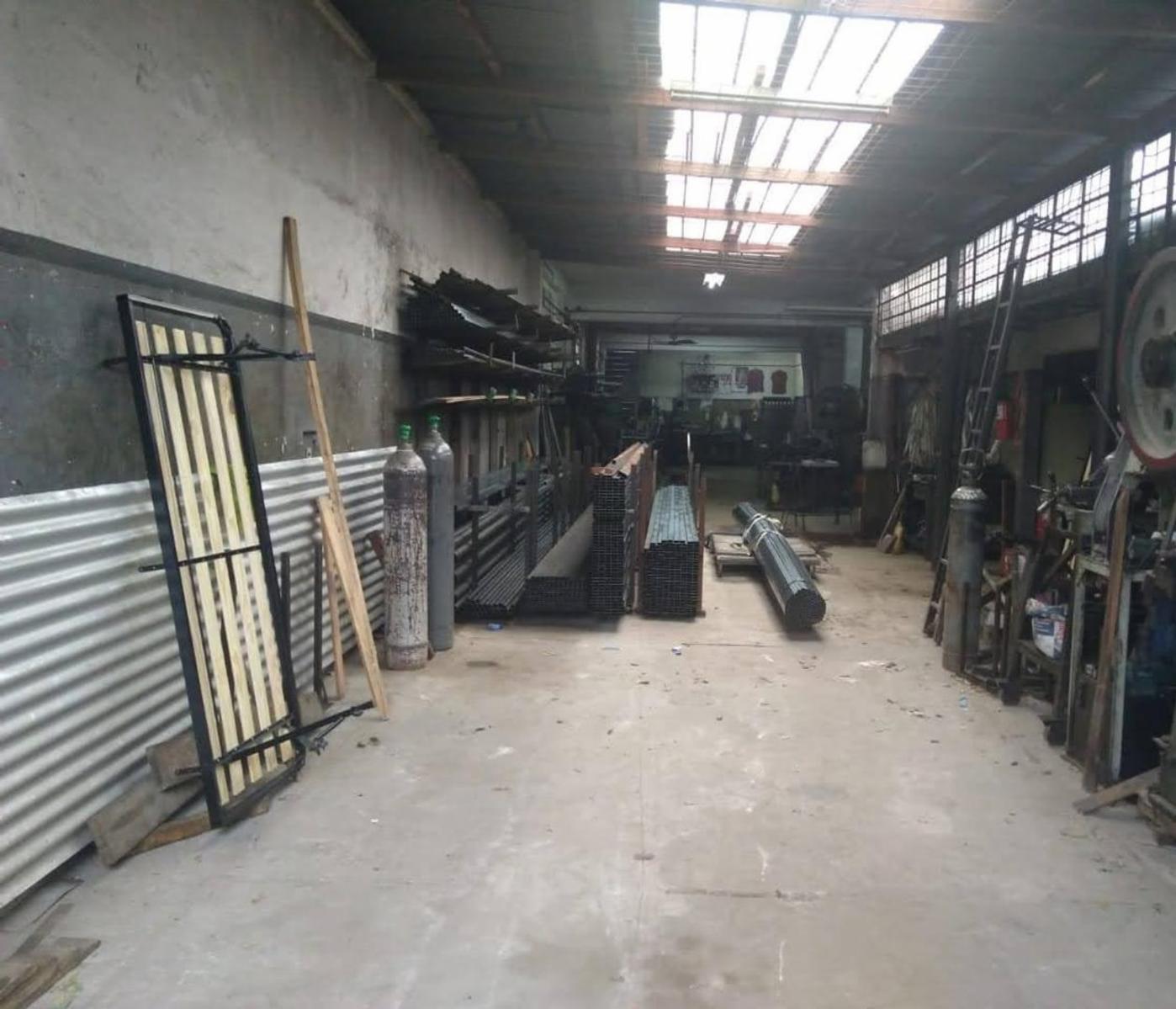 GALPON 300 MTRS- VENTA-CASEROS