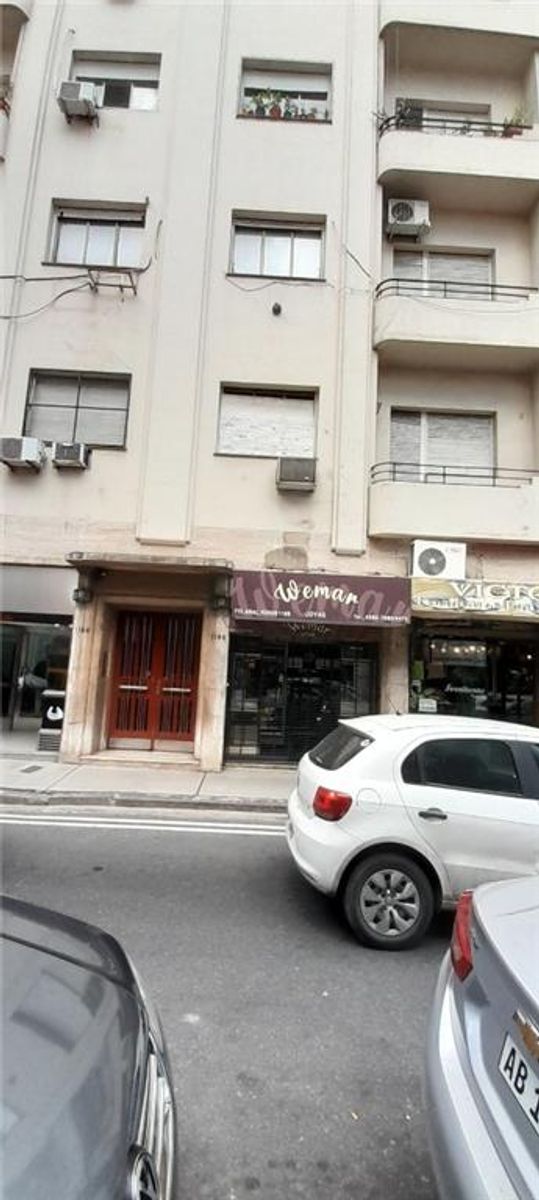 DEPARTAMENTO 6 AMBIENTES J.D.PERON 1100 PISO 2