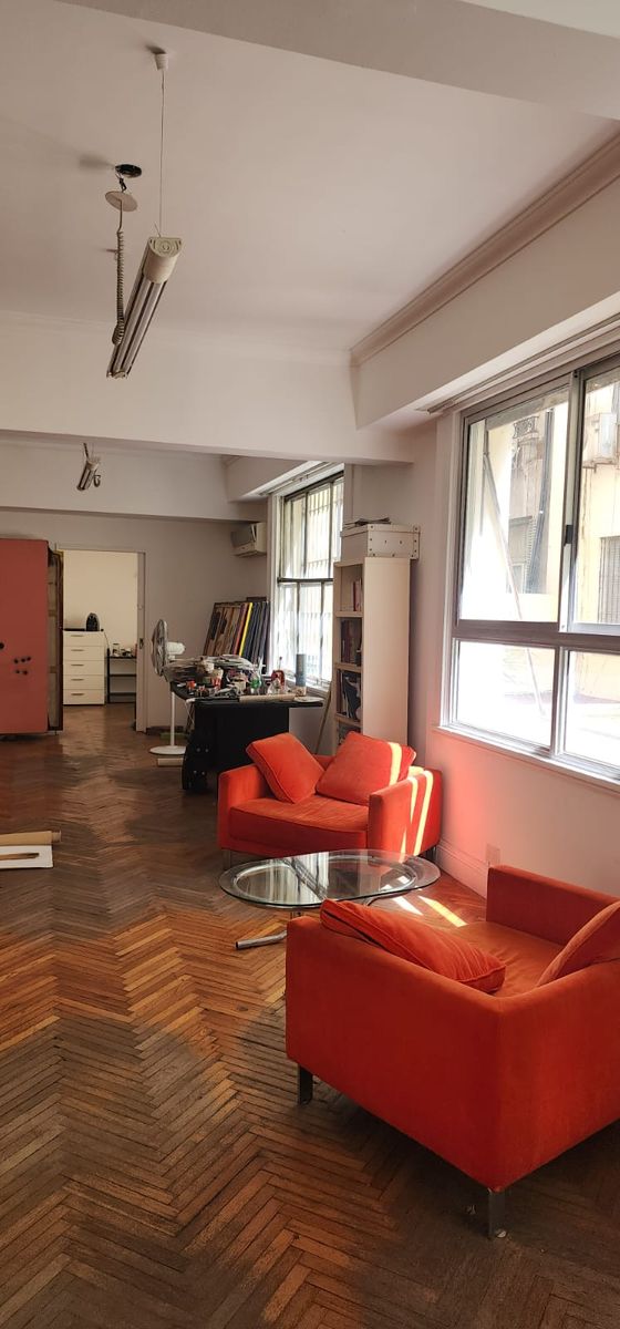 Oficina 111 m² en Edificio Mercurio - Oportunidad USD 90.000