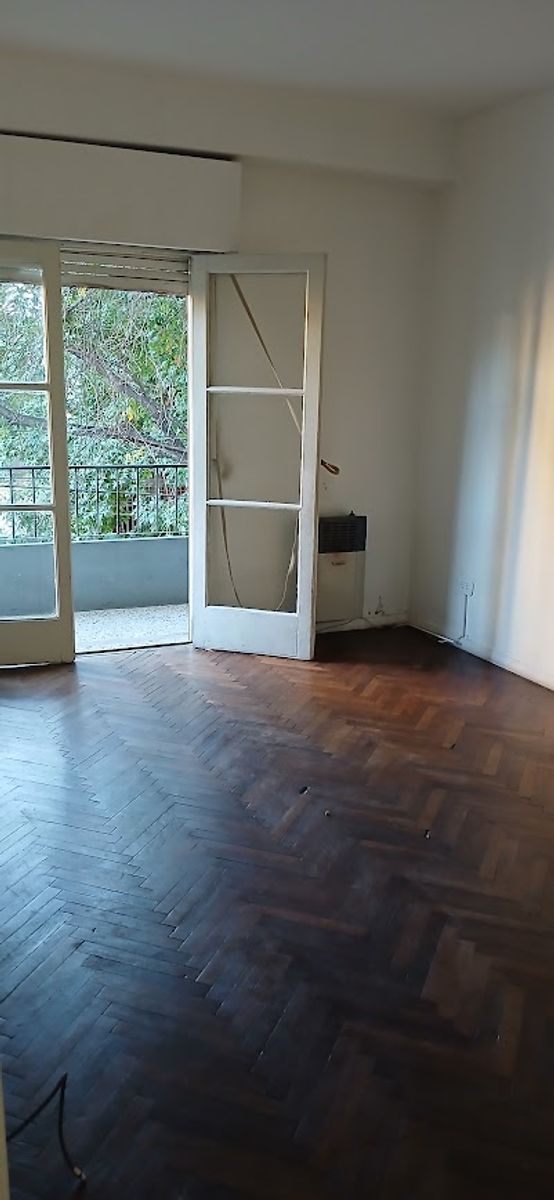 Donato Alvarez 586, Piso 2°  -  Dos Ambientes al frente con Balcón