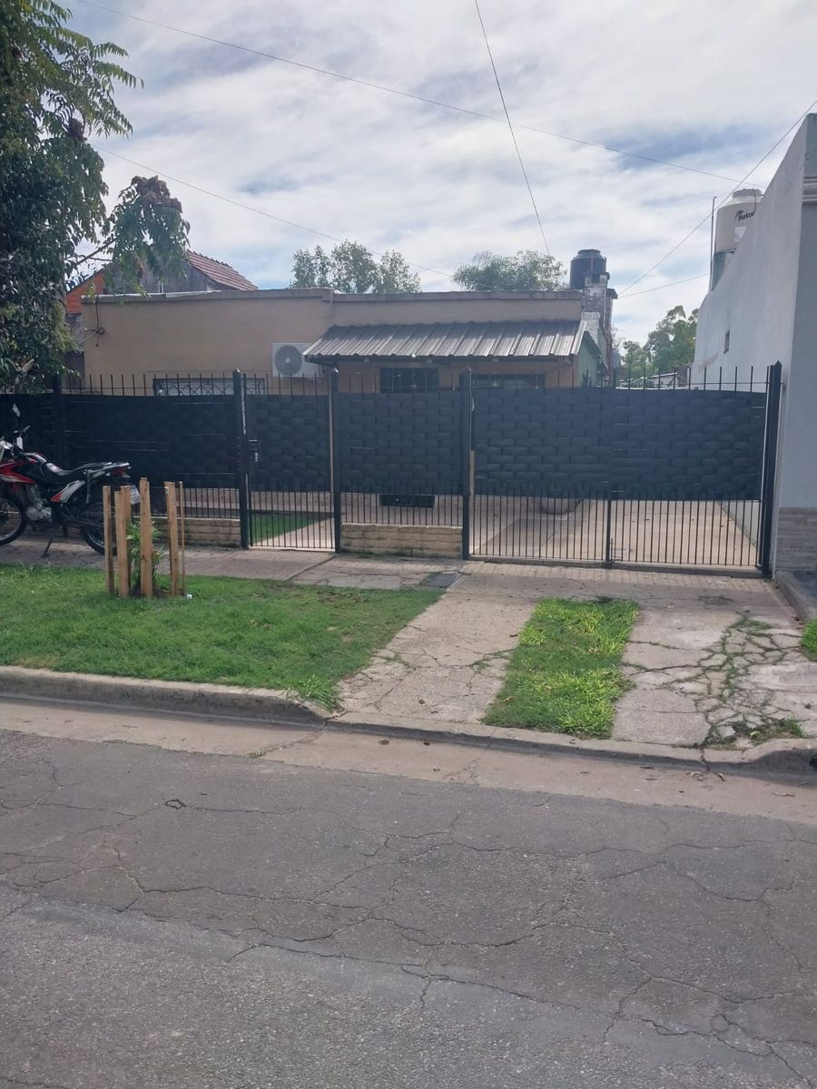 VENTA DE CASA EN LOTE PROPIO, 200 mts DE AV. VERGARA