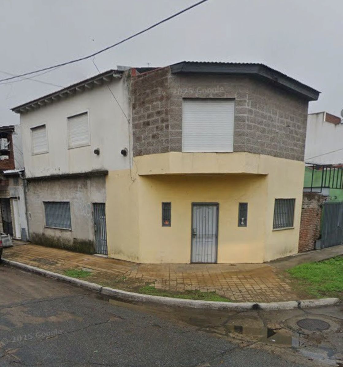 PROPIEDAD MULTIFAMILIAR CON RENTA.....