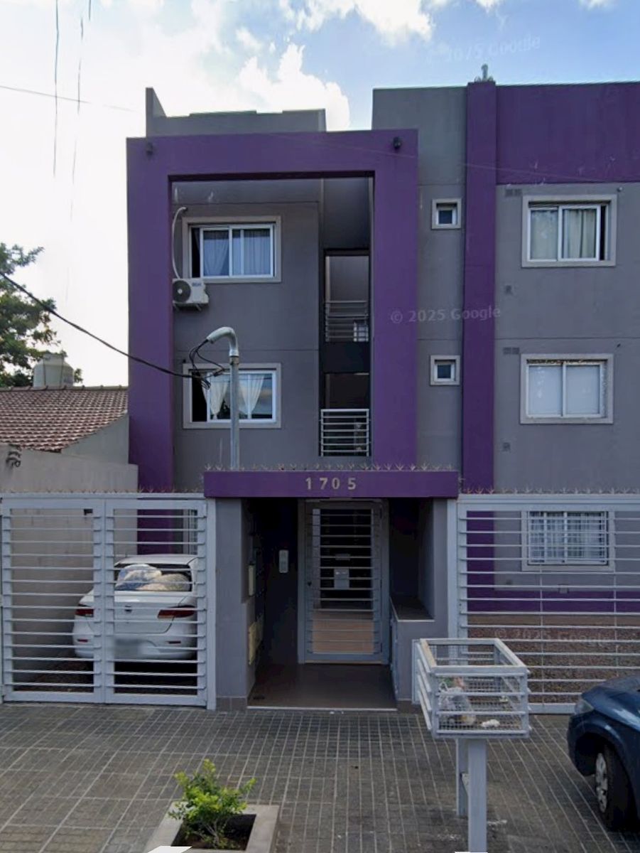 Departamento dos ambientes,terraza y cochera propia