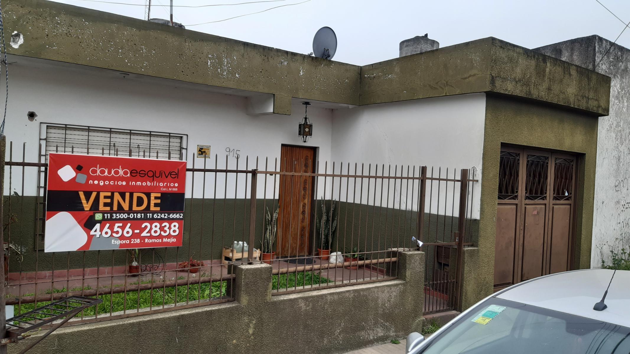 Moron - Casa Americana 4 Amb. C/garage y Fondo - Lote 8.66 x 26 Retasada Oct/21