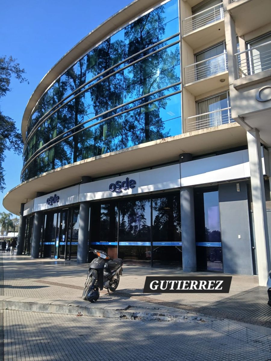 ALQUILER OFICINA O CONSULTORIO ( CON UN PRIVADO)