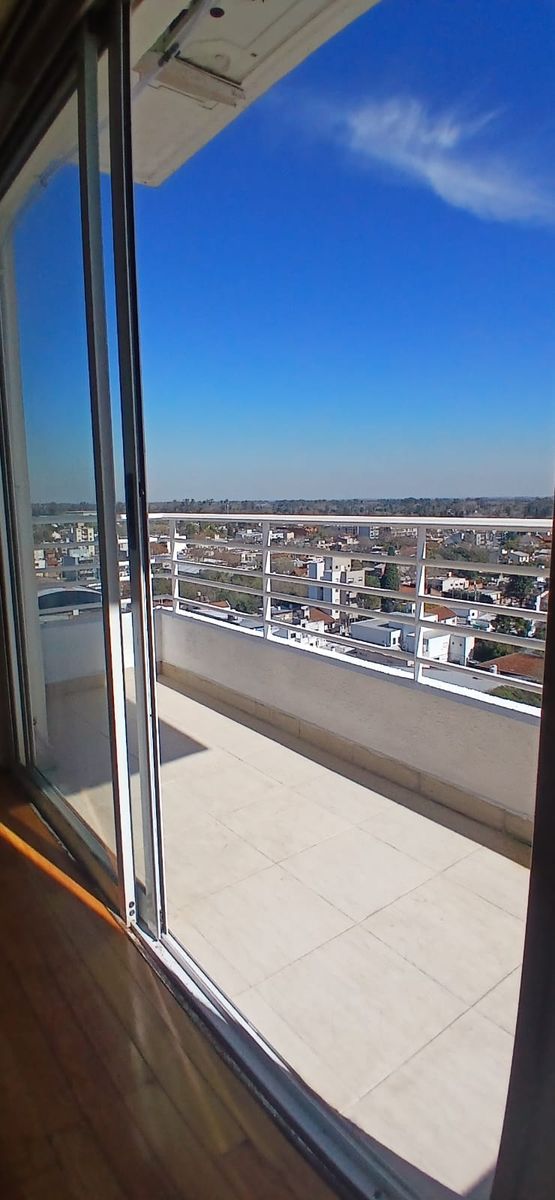 ALQUILER Hermoso monoambiente con balcón