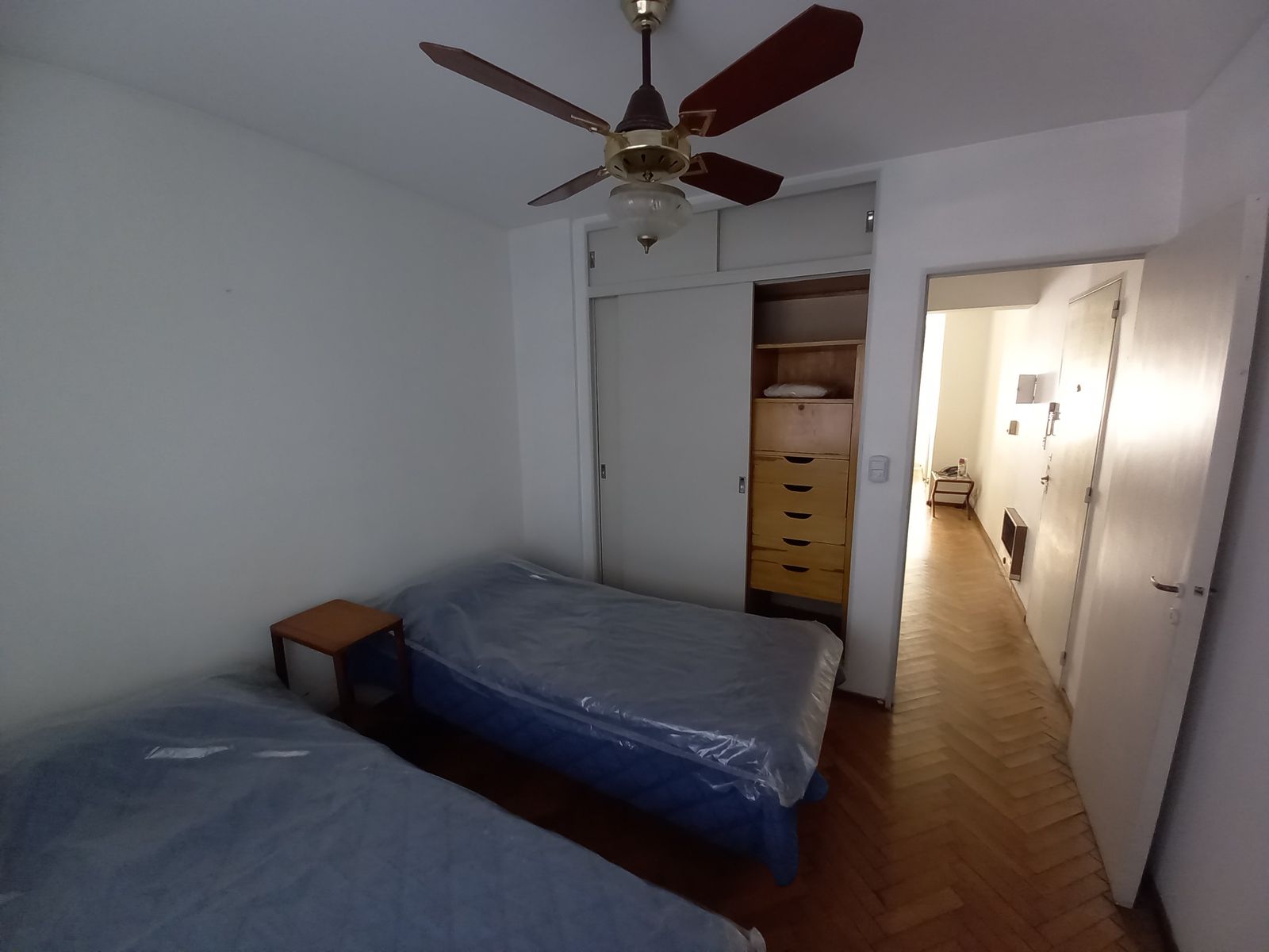 Amplio departamento un dormitorio zona macrocentro Rosario