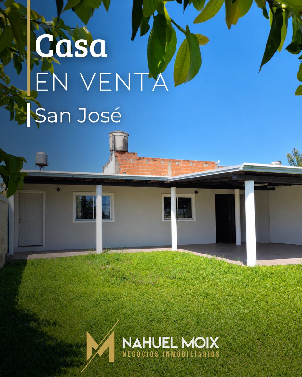 Casa con patio al frente cerrado