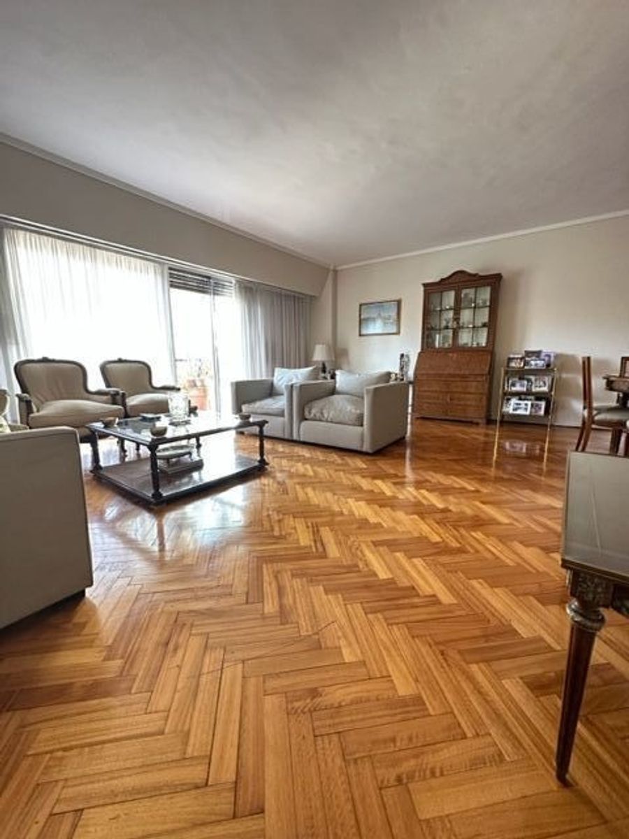 VENTA FRENTE AL PARQUE LAS HERAS
