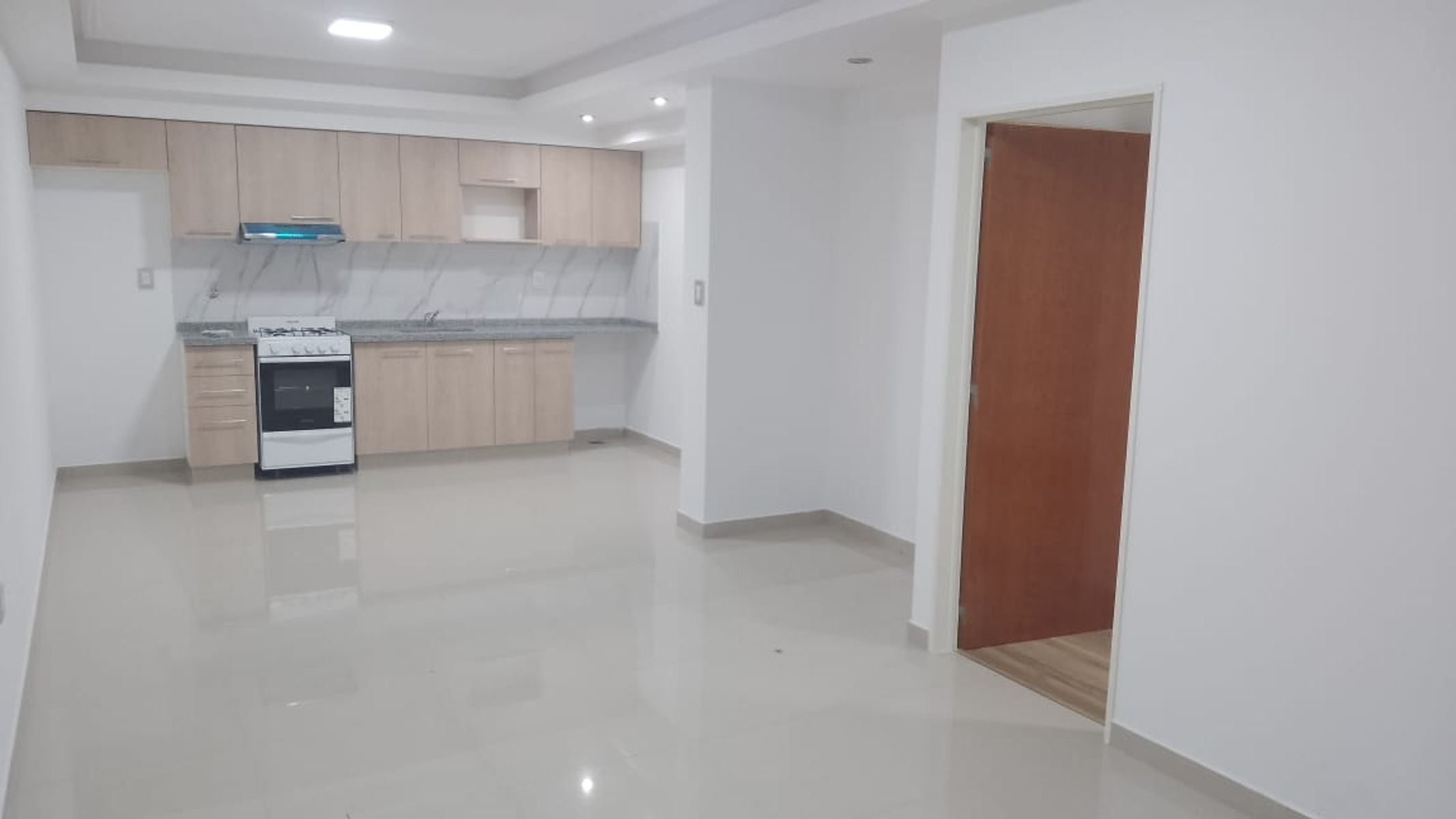 # MIRA ESTO # 2 AMB # IMPECABLE # PB E/ INDP # DISPONIBLE YA