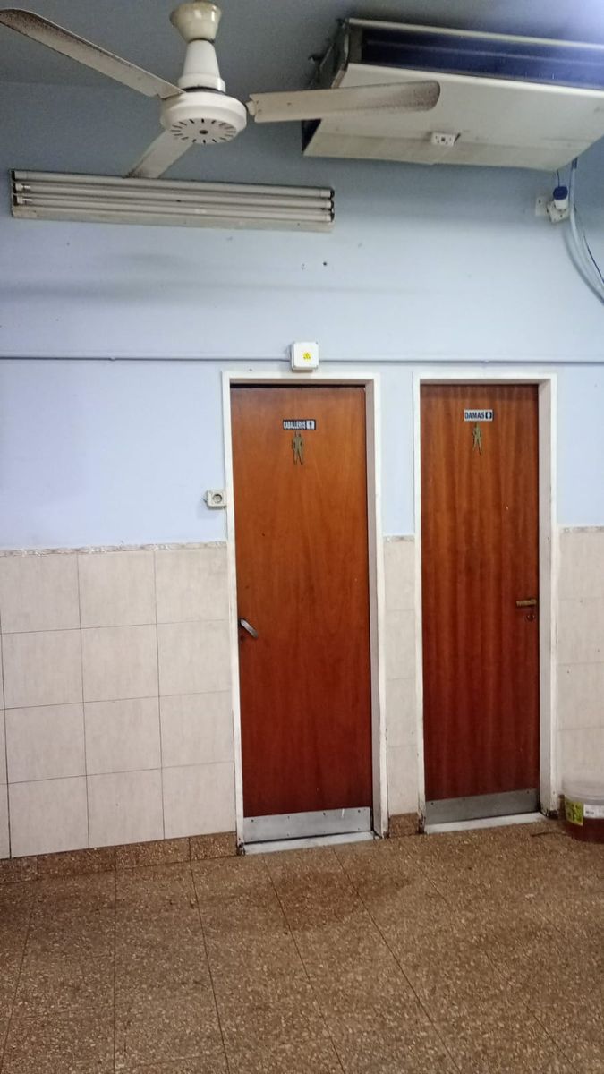 # MIRA ESTO # LOCAL # 50 M2 # GAS # 2 BAÑOS # DEPOSITO # A 50 MTS ALBERDI