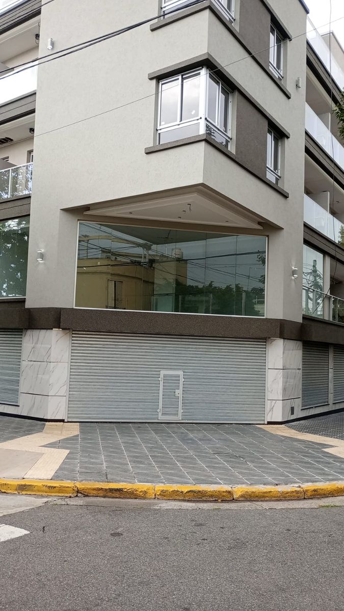 # MIRA ESTO # 1 AMB # BALCON # ESTRENAR # ESQUINA TUYUTI # LISTO ESC PLA REGLA LUZ Y GAS