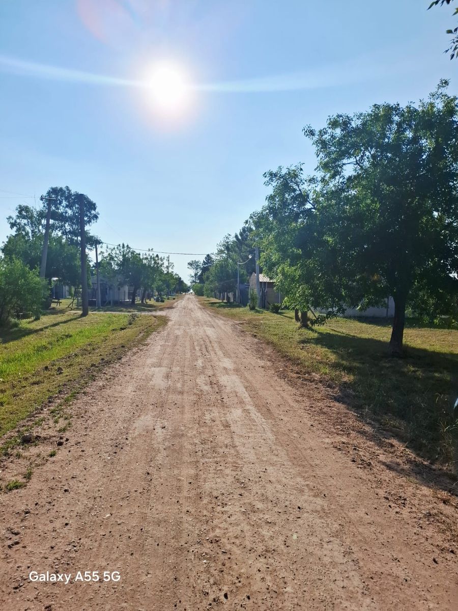 Lote de 720 m² en Barrio Don Pedro - Gualeguaychú Excelente oportunidadde inversión o para construir tu vivienda en un entorno tranquilo y natural