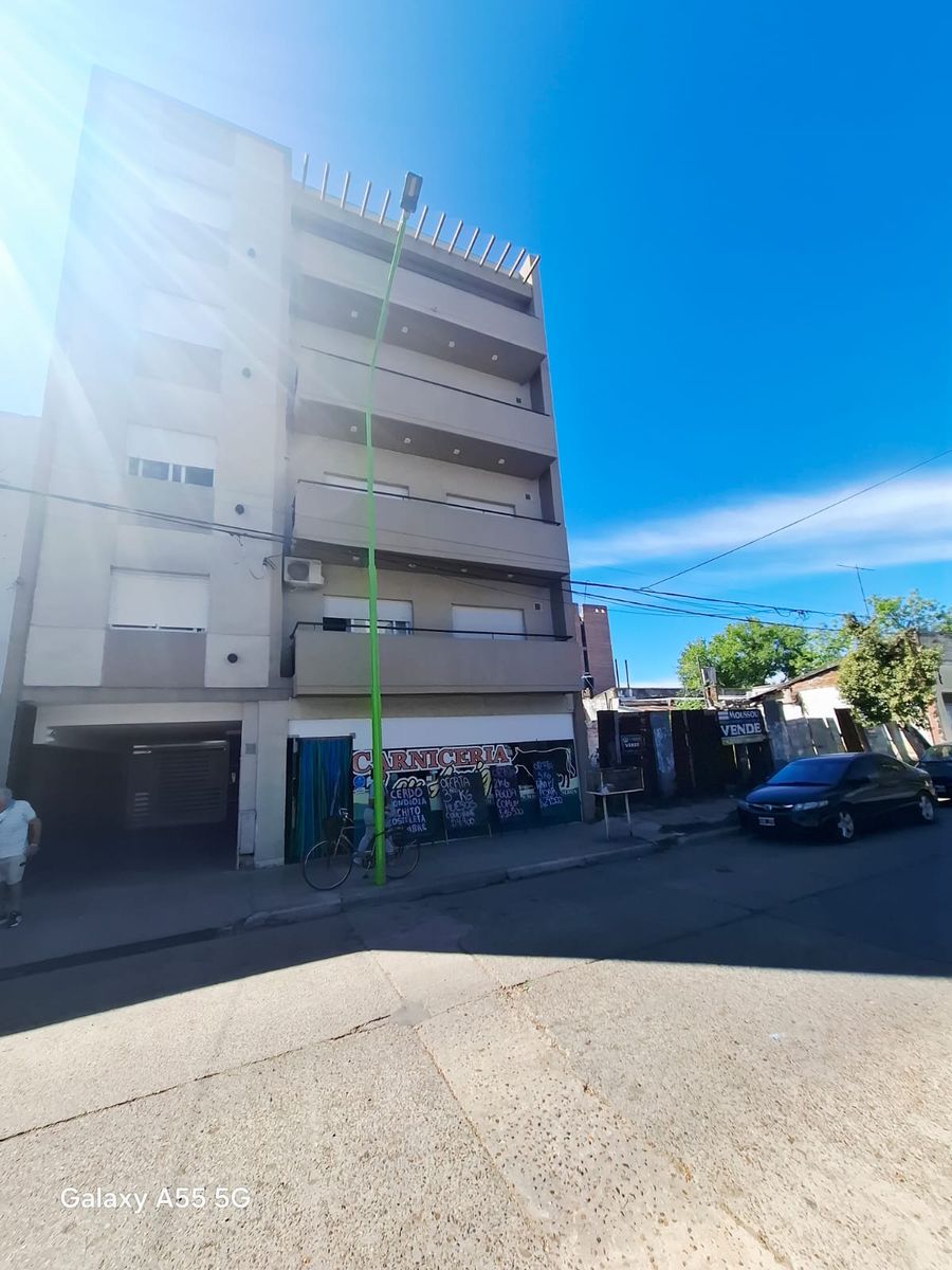 Departamento moderno de 2 dormitorios con cochera - Excelente ubicación