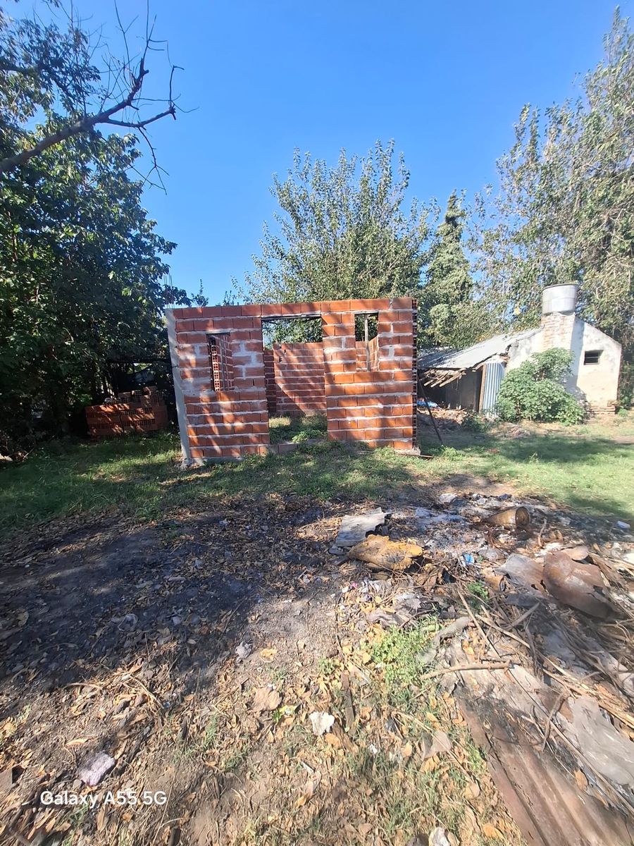 LOTE A LA VENTA CON CONSTRUCCION A TERMINAR