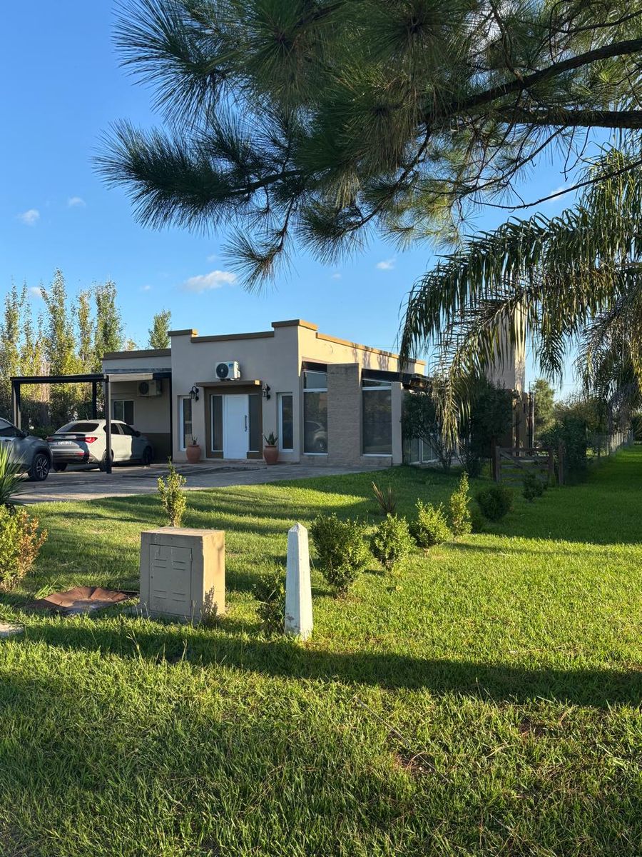 Venta Casa de 2 Dorm. en Country Aires del Llano