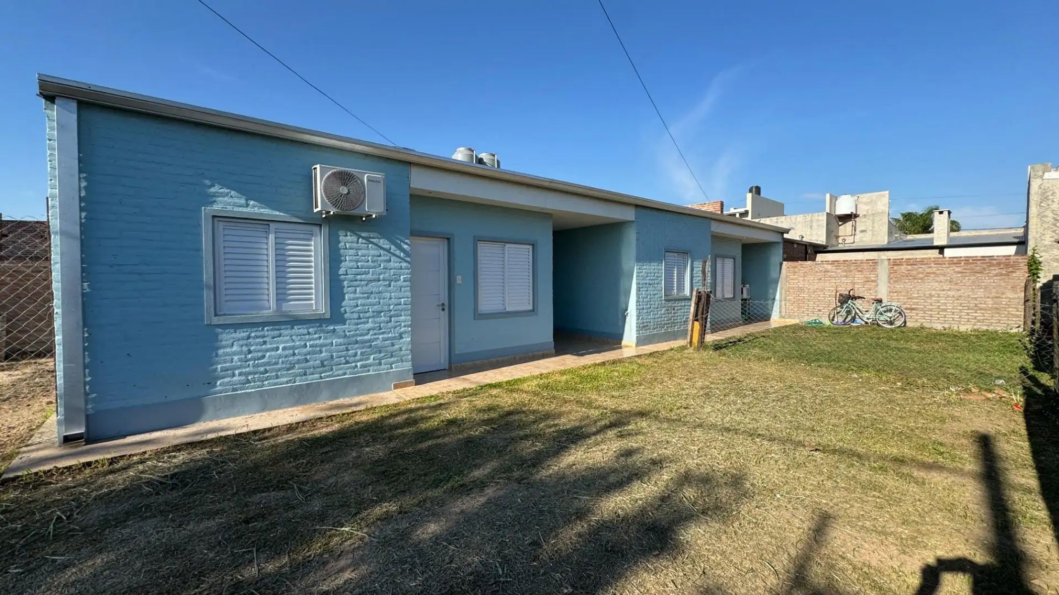 SE VENDE 2 CASAS ALQUILADAS EN LLAMBI CAMPBELL