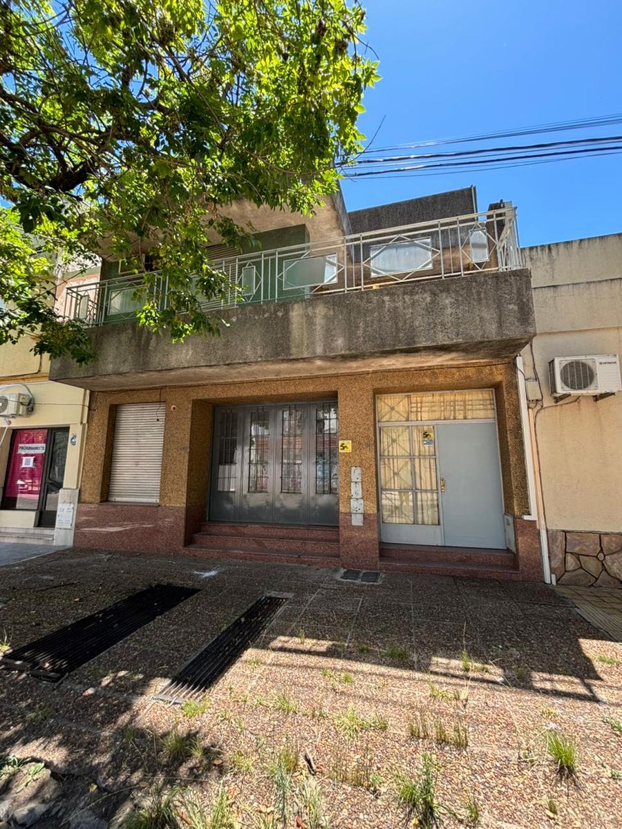 Casa de 3 Dorm. con Gran Patio en Macrocentro