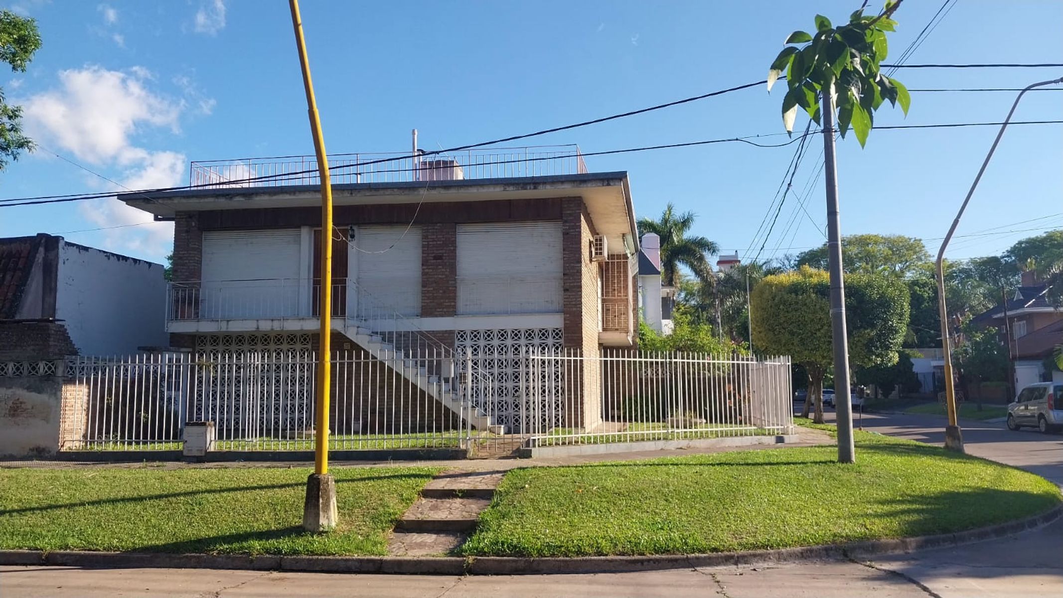 CASA EN OCHAVA A 100 METROS DE LA COSTANERA SANTAFESINA