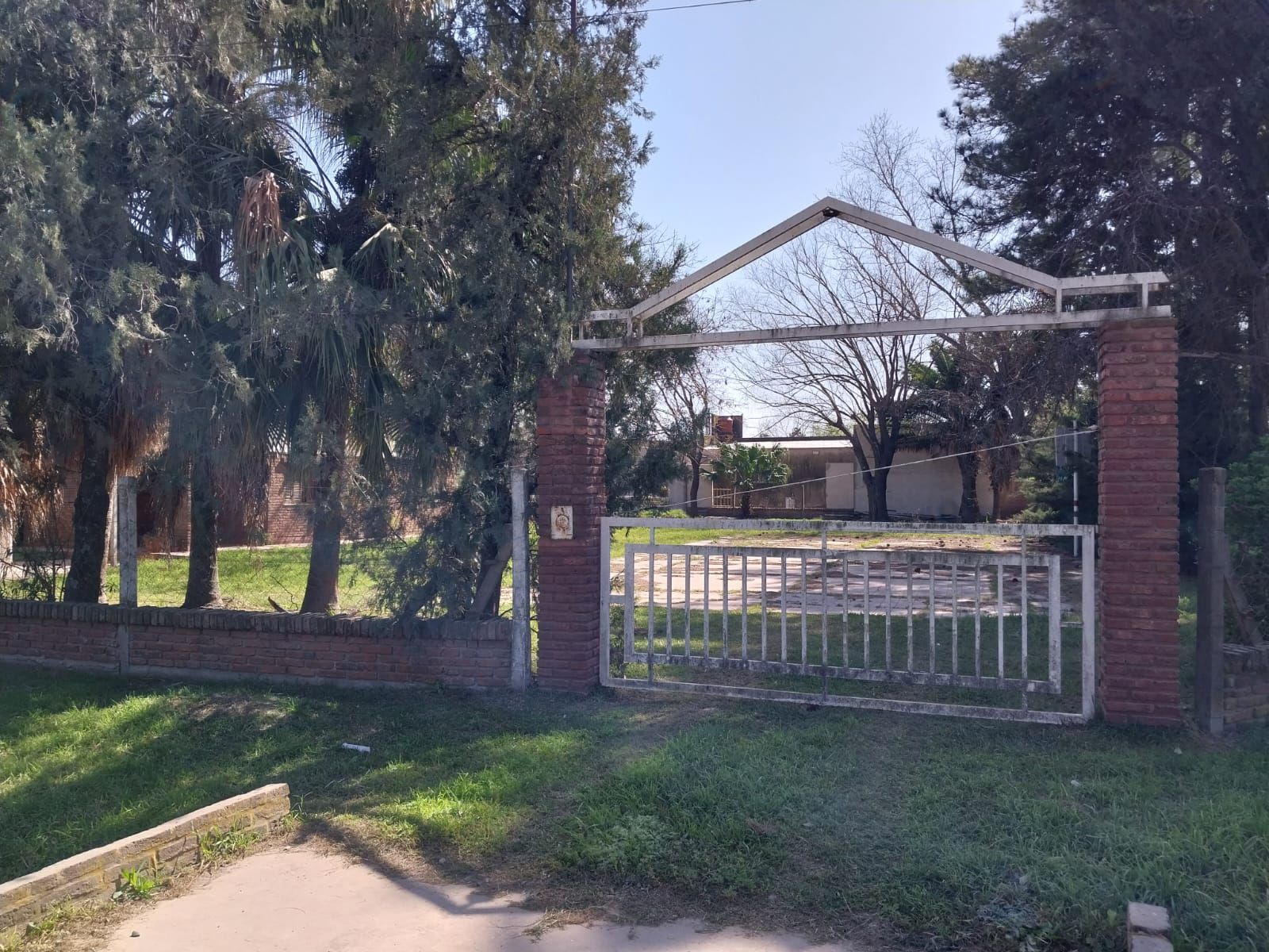 CASA EN EL MATE , SAUCE VIEJO ,SOBRE 4 TERRENOS DE 10 MTS POR 31 MTS CADA UNO