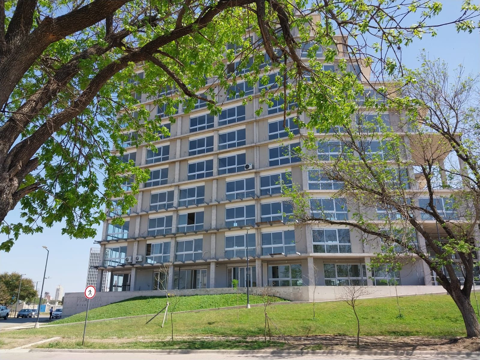 OFICINA COMERCIAL PARA PARTICULARES Y/O PYMES - RIO ARRIBA