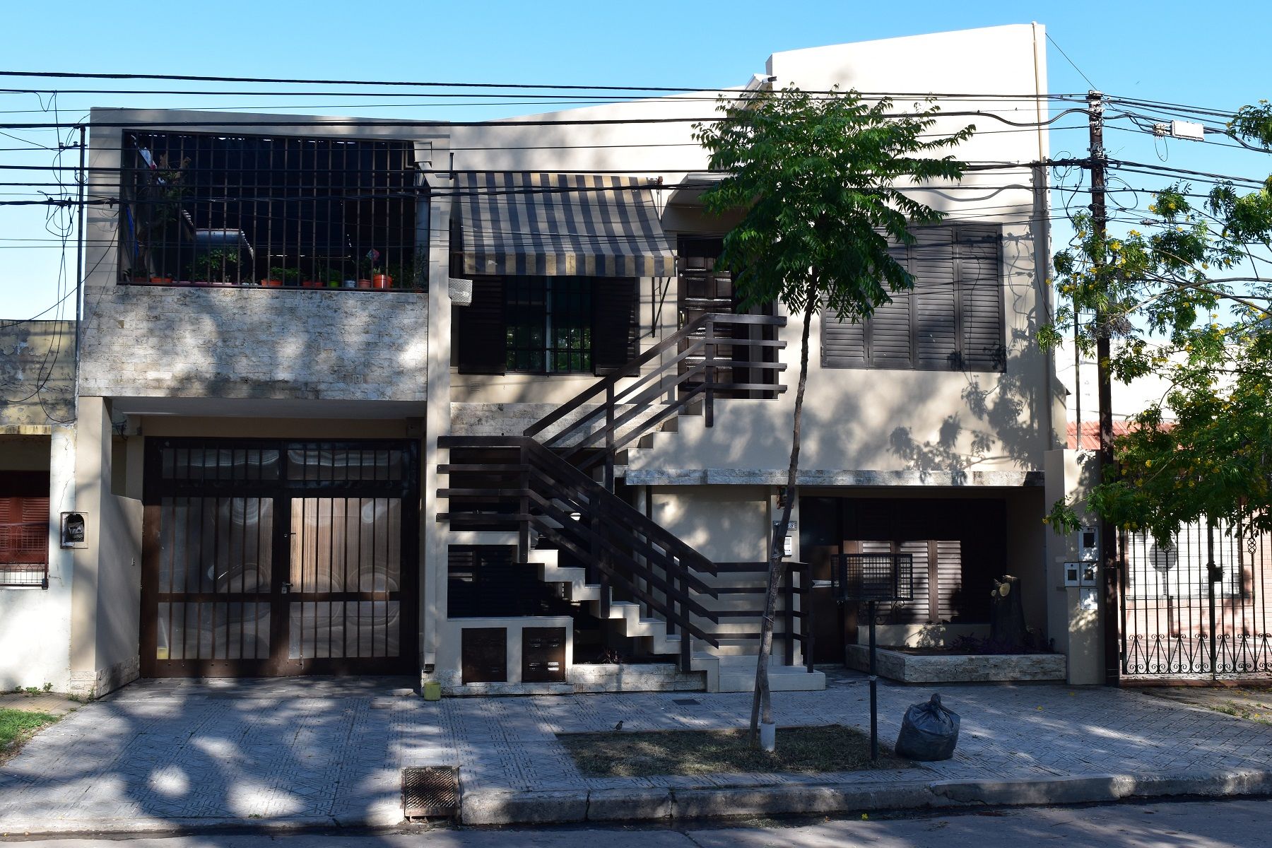 CASA PH PLANTA BAJA EN BARRIO SARGENTO CABRAL
