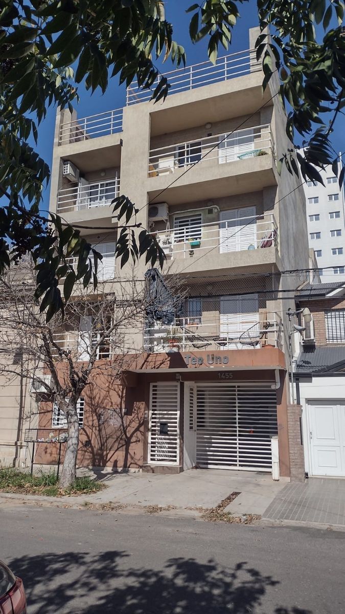 COCHERA EN BARRIO CANDIOTI EDIFICIO TEO