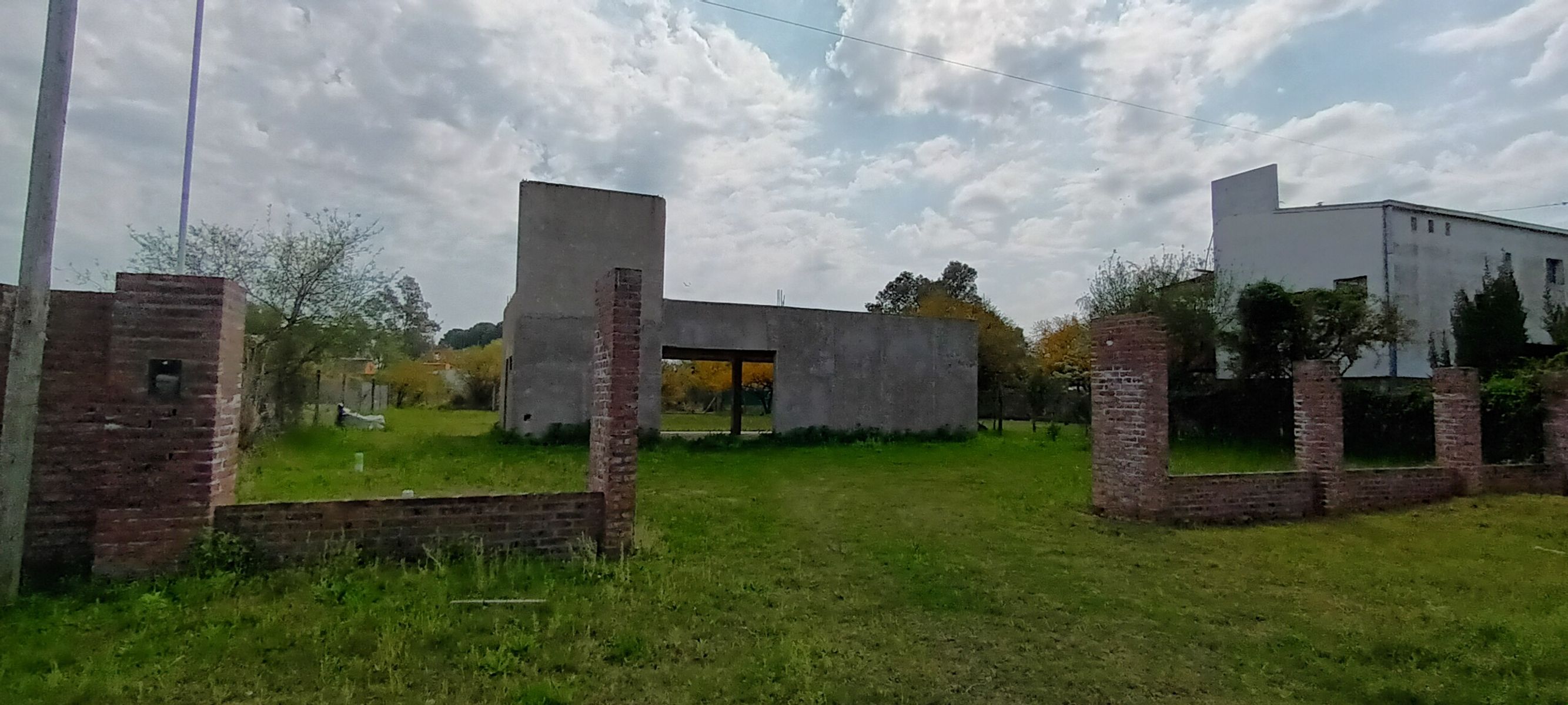 Terreno en Colastiné Sur con Edificación a Terminar y Planos