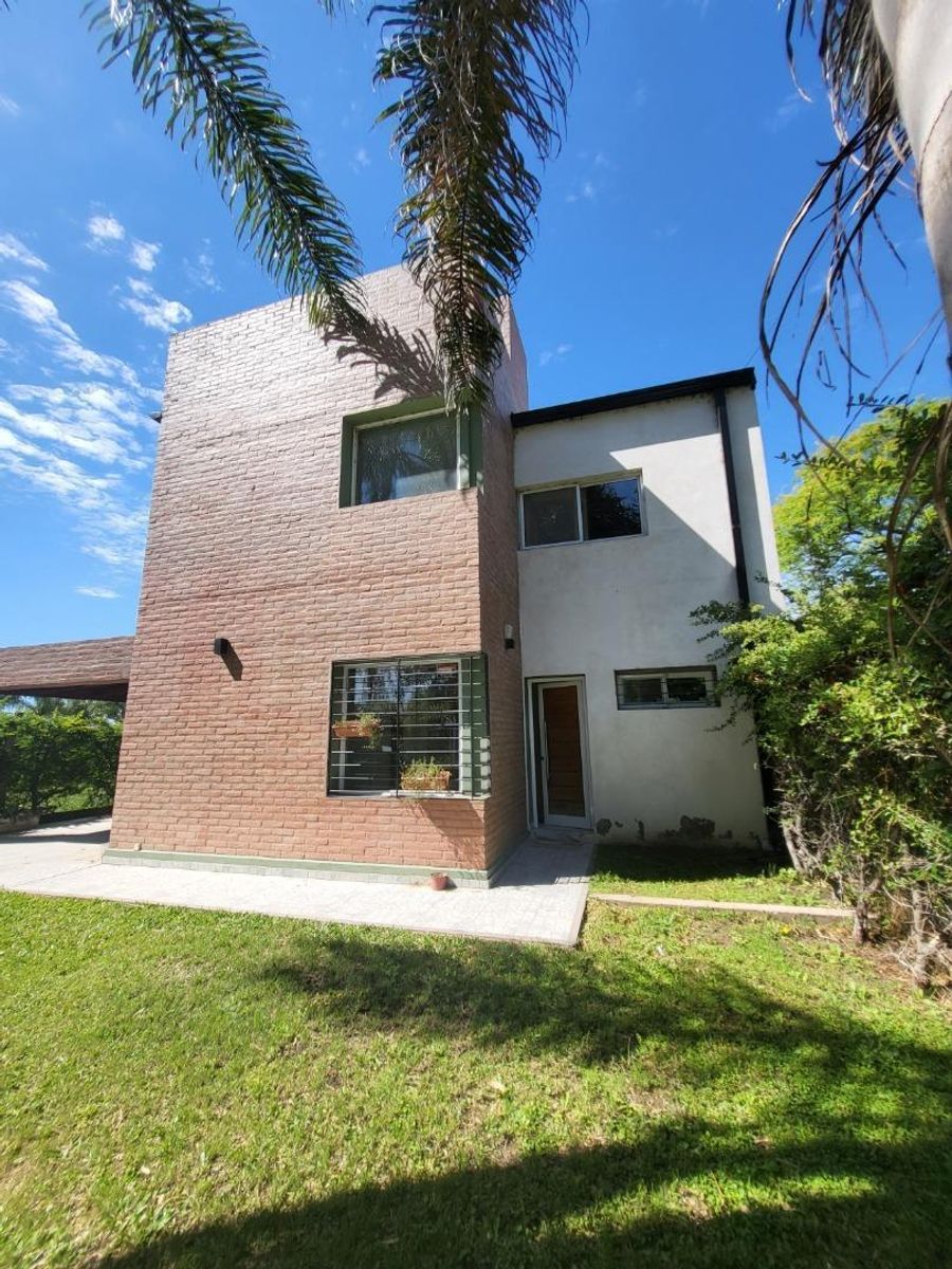 Casa 4 Dorm en Sauce Viejo - B° Las Delicia