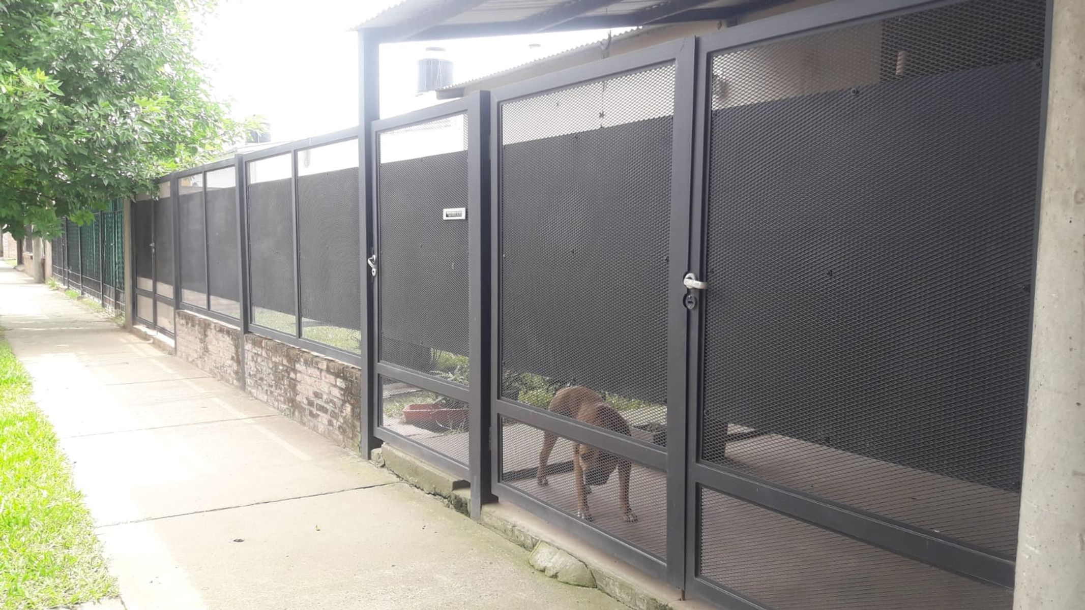 Casa de 2 Dorm. con Patio Verde Zona A. del Valle.