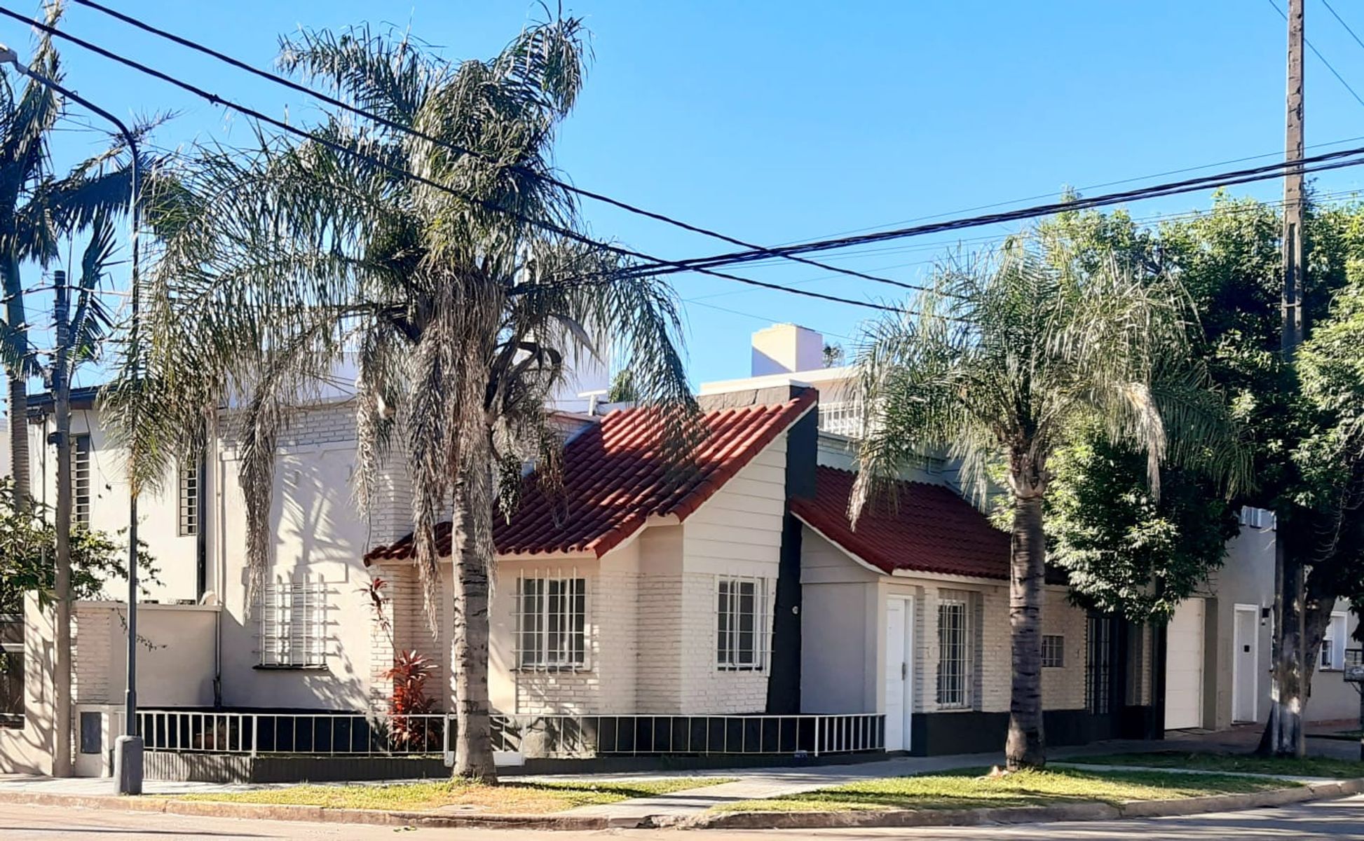 Excelente Casa 3 Dorm., 2 Bñs, Coch. BARRIO 7 JEFES