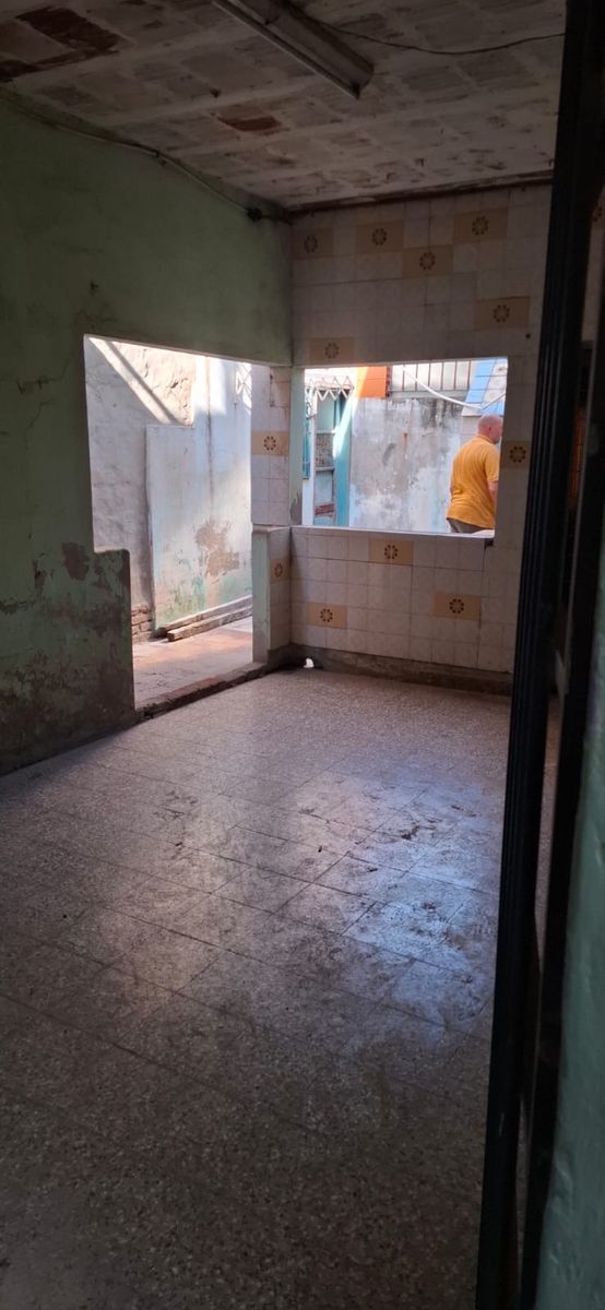 CASA A REFACCIONAR. Ideal para primera vivienda o inversión