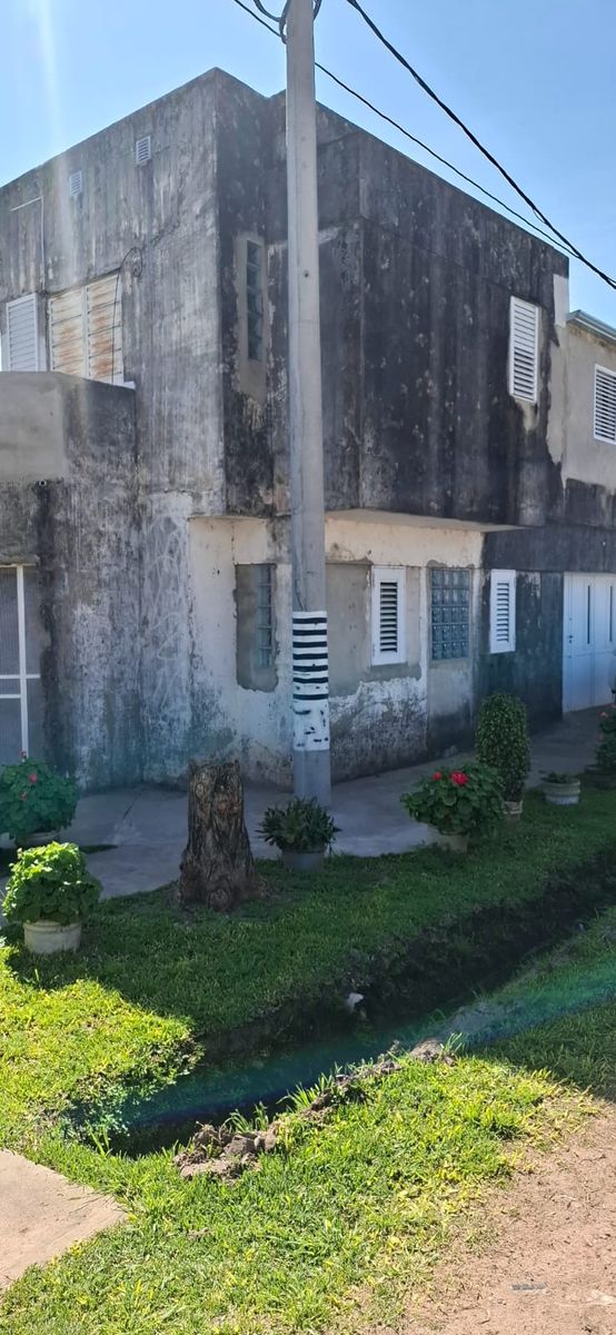 CASA SOBRE ESQUINA EN ZONA NORTE