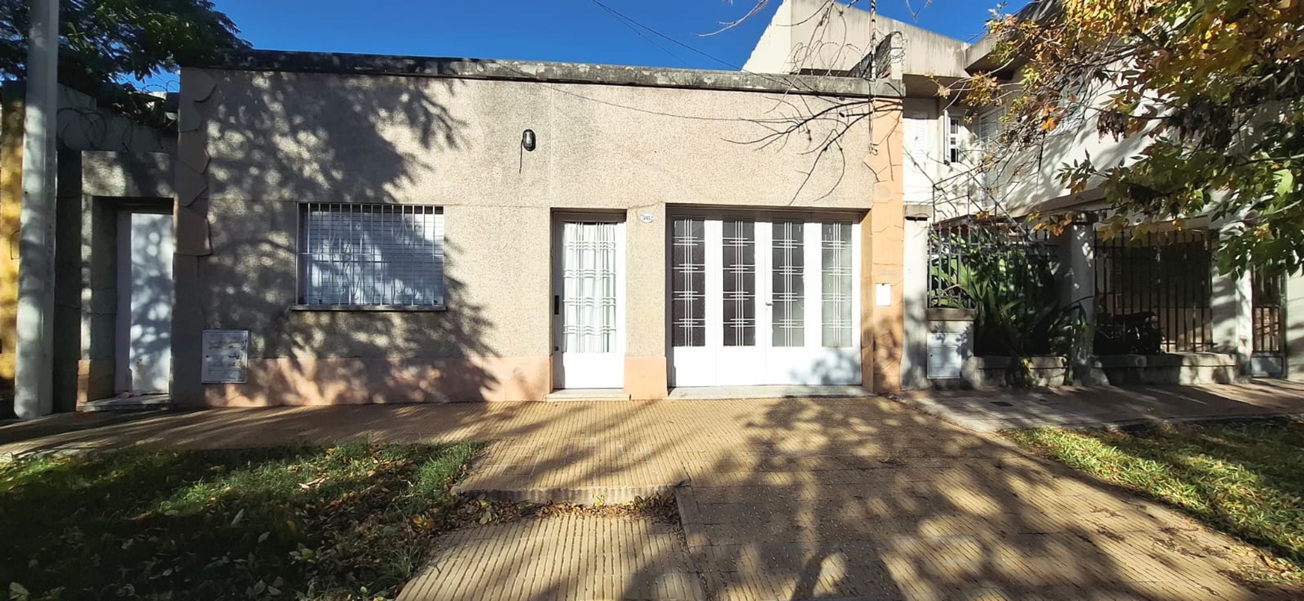 CASA A CUADRAS DEL COLEGIO LOURDES