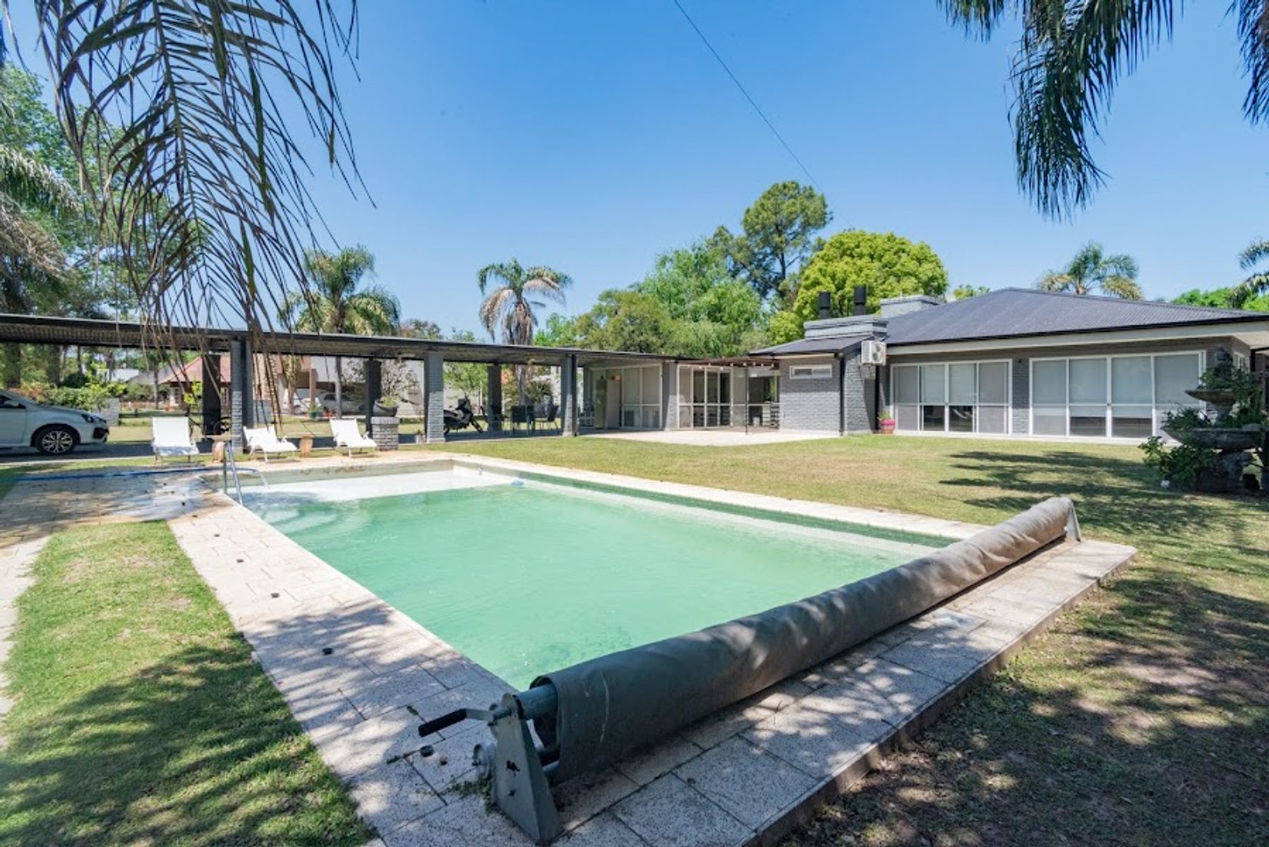 CASA DE 3 DORMITORIOS EN LA MEJOR ZONA DE LOS MOLINOS