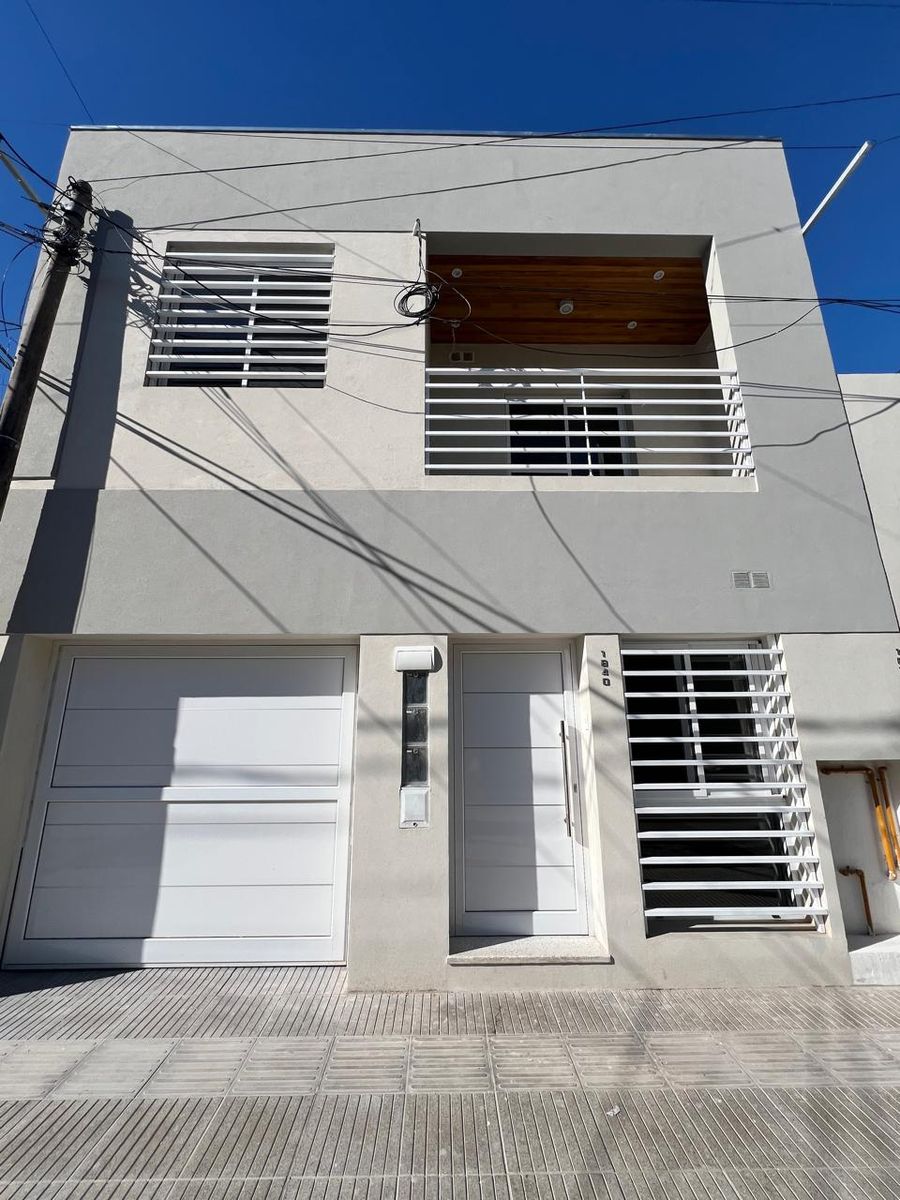 CASA EN PH A ESTRENAR EN SARGENTO CABRAL