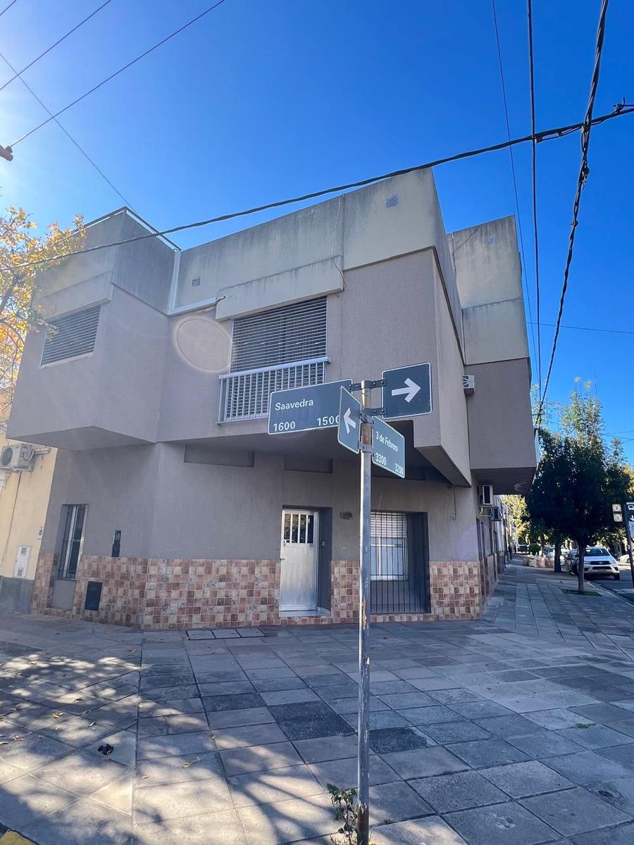 Propiedad sobre esquina en Barrio Sur