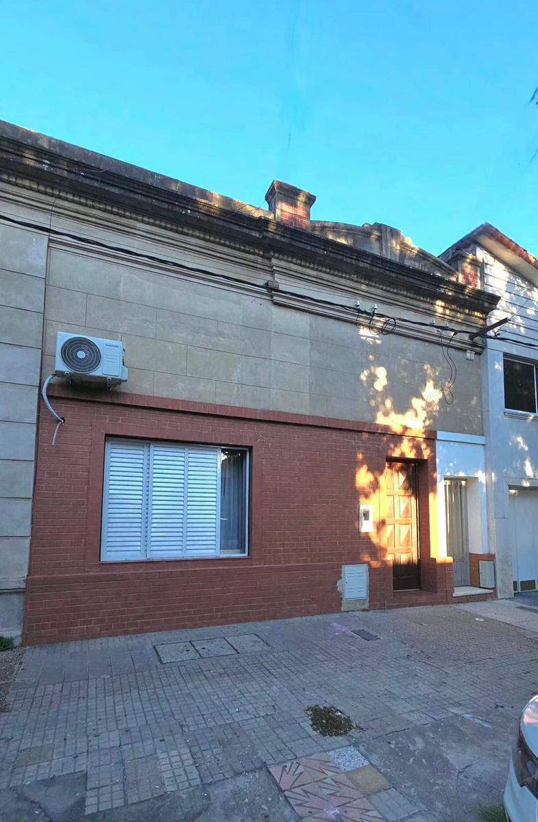 CASA A REFACCIONAR/RECICLAR EN CONSTITUYENTES