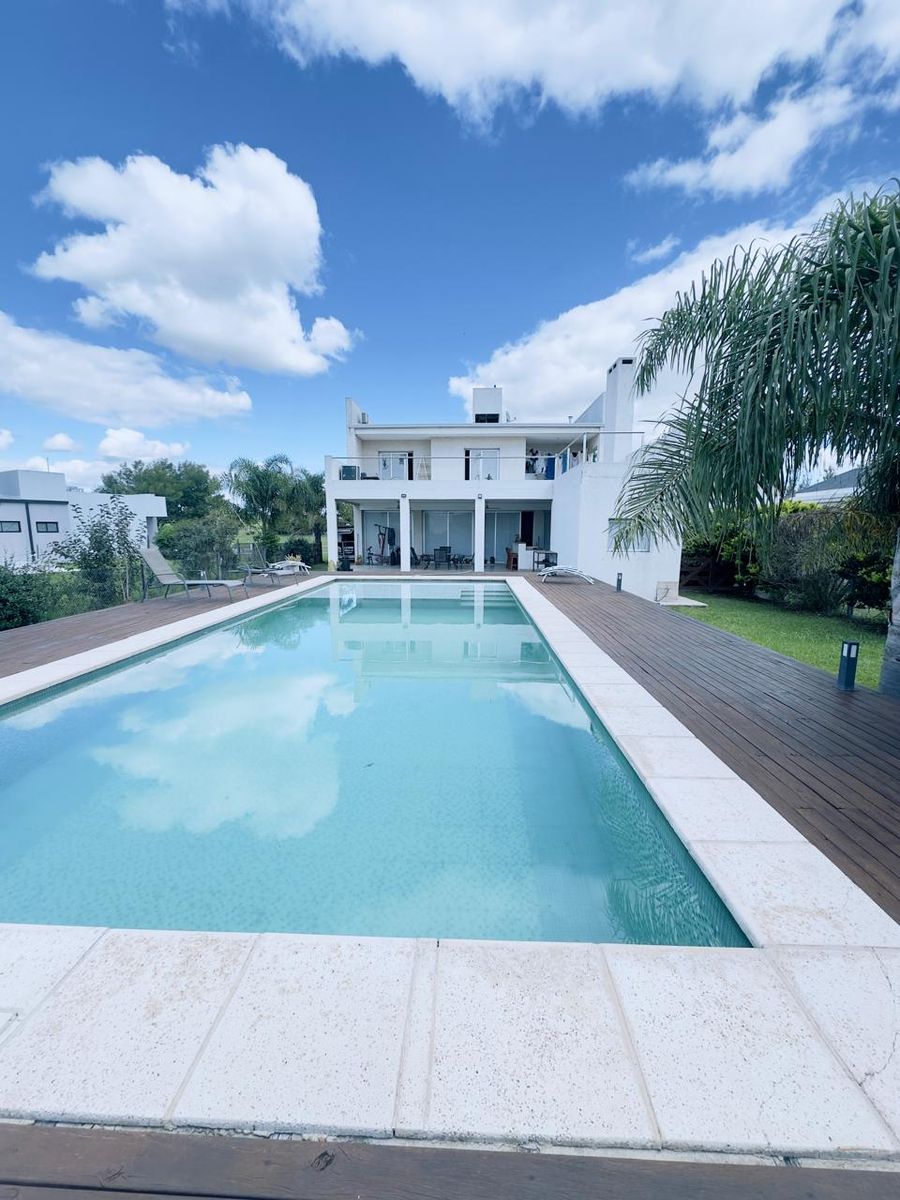 Gran Casa en Aires del Llano