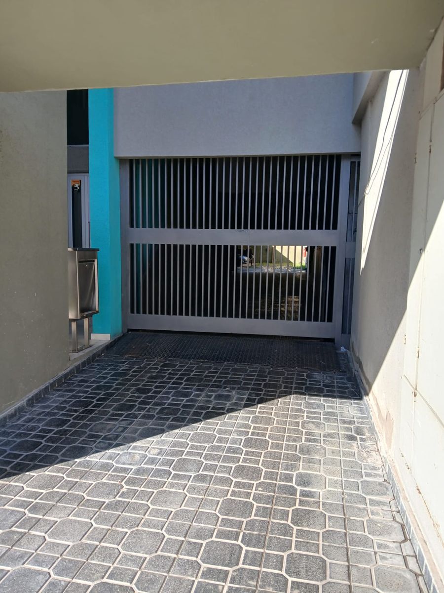 VENTA COCHERA TUCUMAN 3500