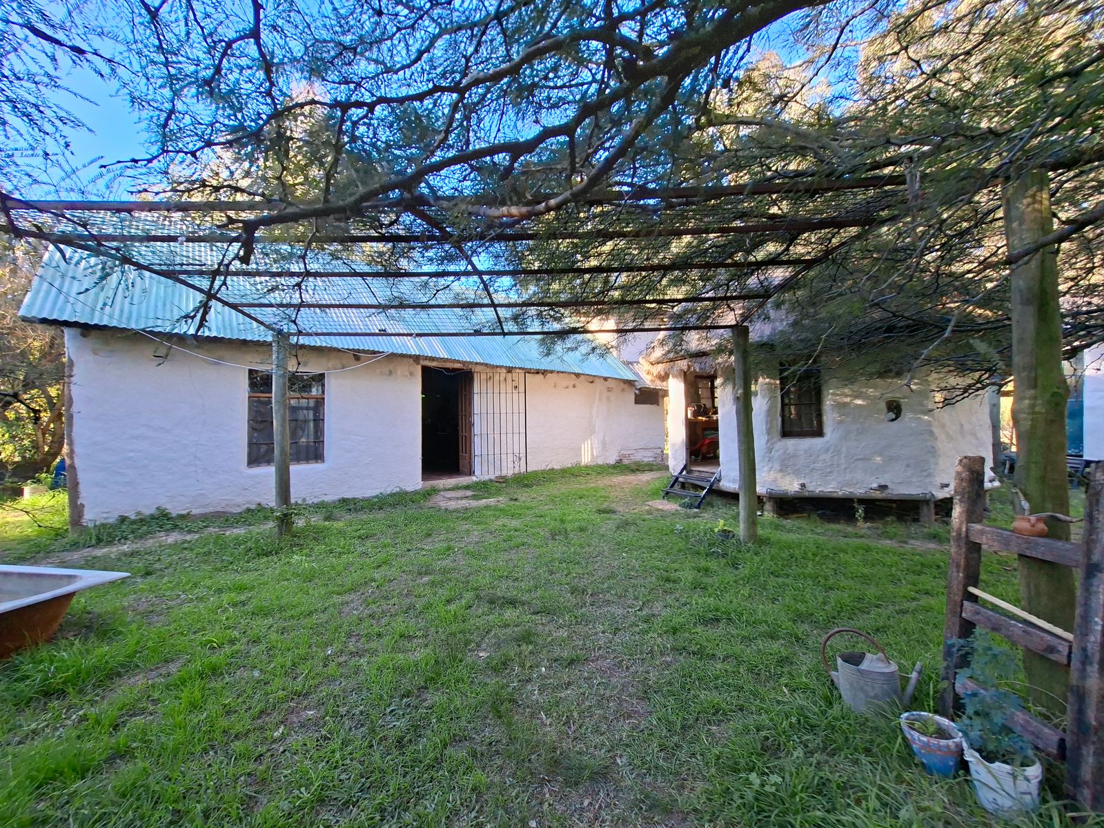 Terreno con bioconstrucción en Rincón