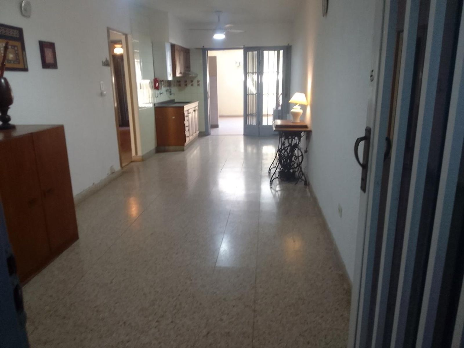 DEPARTAMENTO DE 2 DORMITORIOS Y COCHERA EN CANDIOTI NORTE