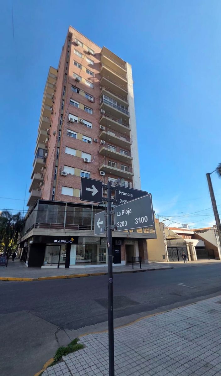 DEPARTAMENTO EN MACROCENTRO EN ALQUILER