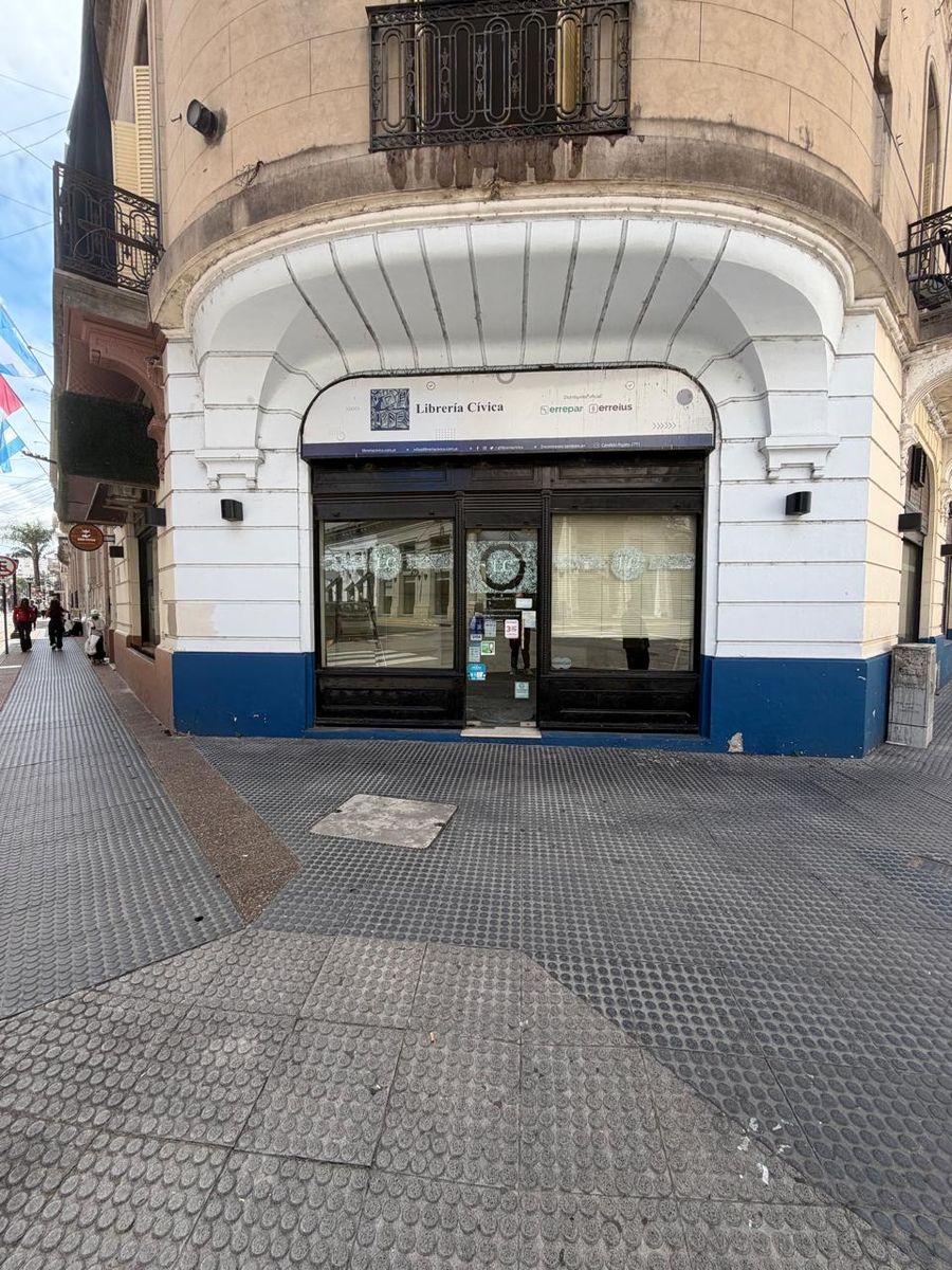 SALON COMERCIAL SAN MARTIN Y CORRIENTES - SANTA FE