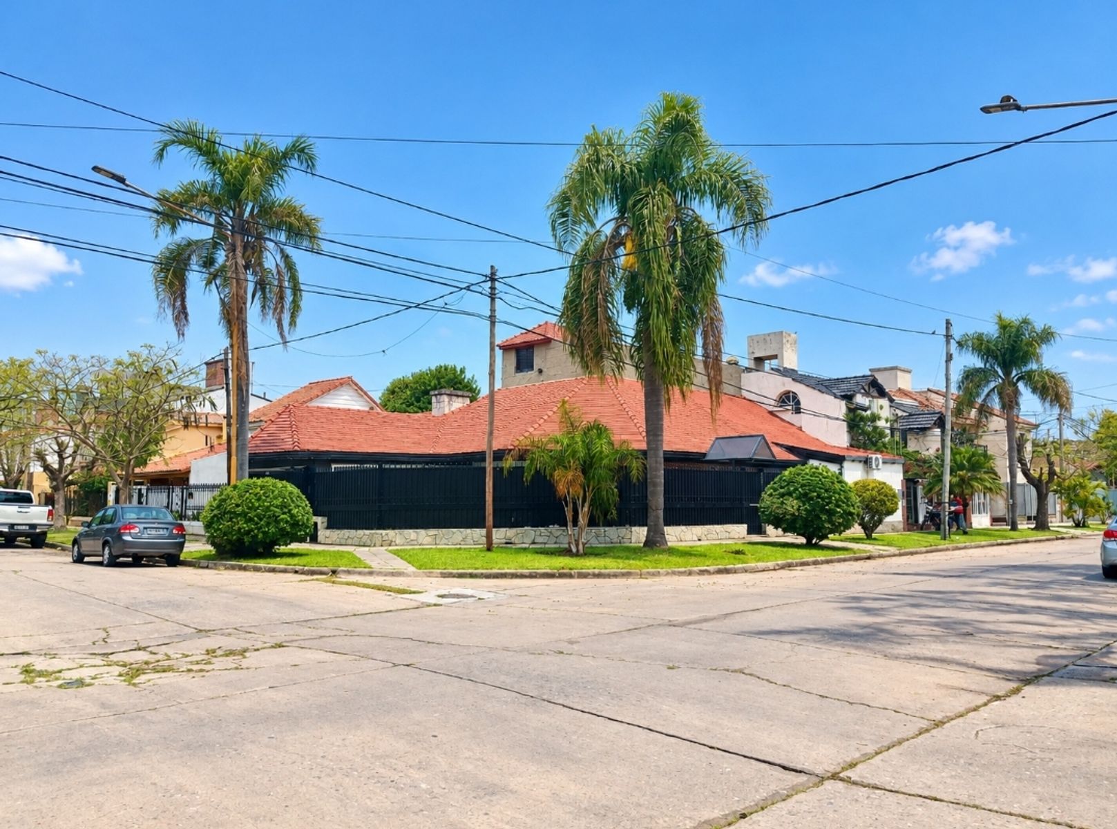 Casa de Categoría en Barrio Guadalupe. A 2 Cuadras de Avenida Costanera