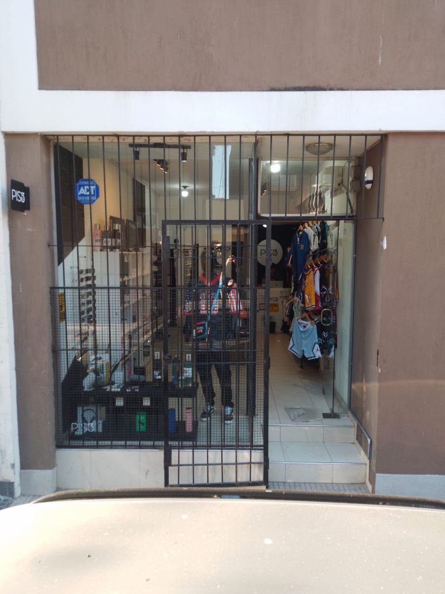 Local Comercial de 30 m² en Venta en Centro