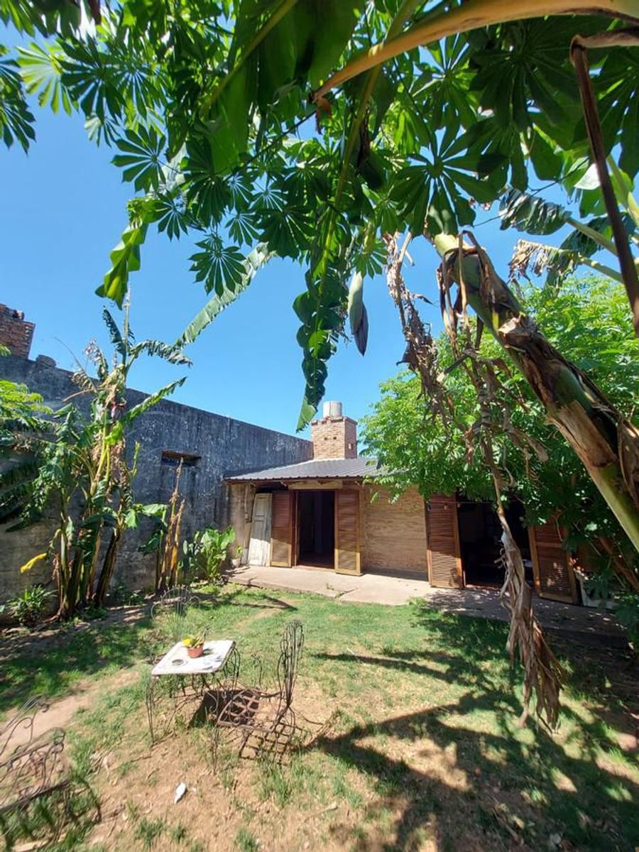 Casa con 2 Dorm. en Alquiler en Barrio Roma